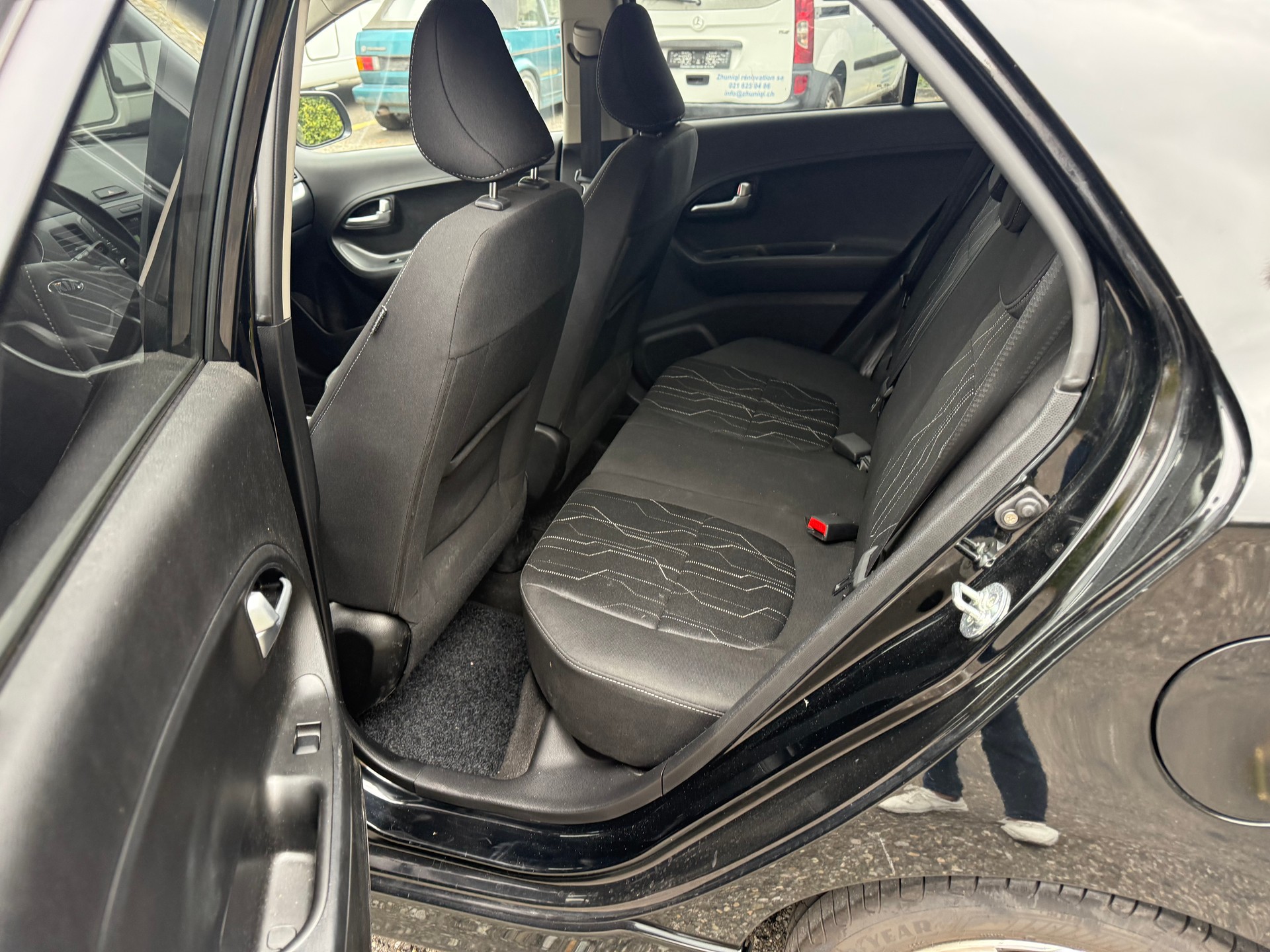 KIA Picanto 1.2 CVVT Swiss Champion Automatic-image-9