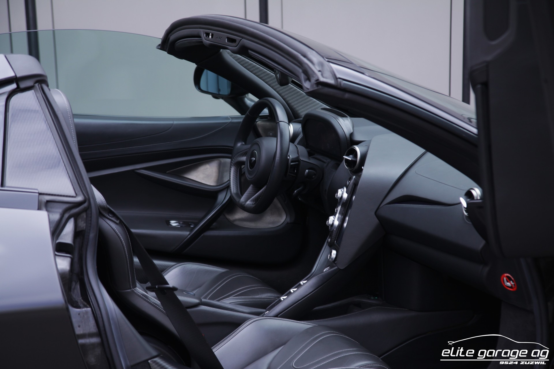 McLAREN 720S Spider Luxury 4.0 V8 SSG-image-15