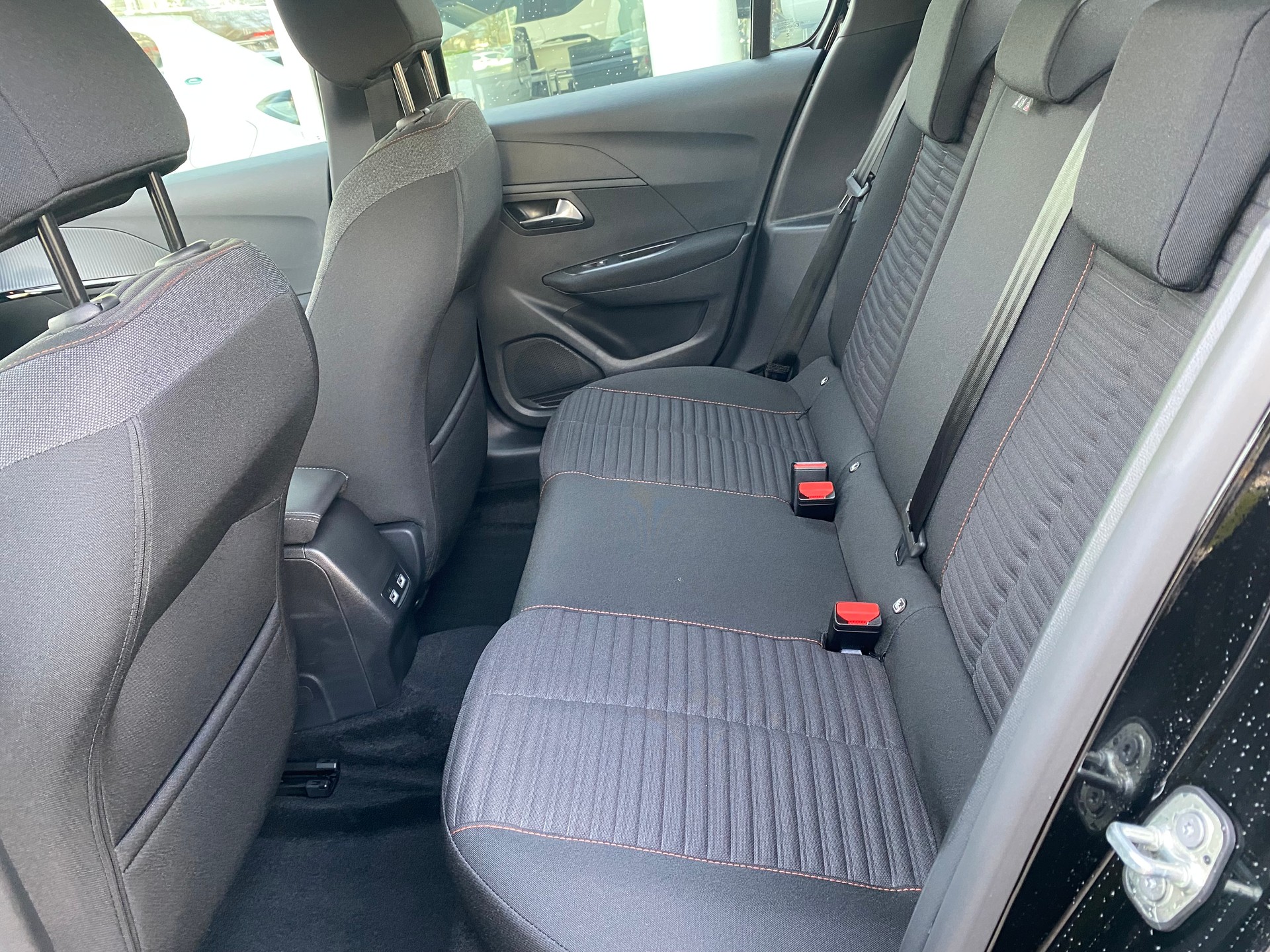PEUGEOT 208 Elektrik Active Pack-image-4