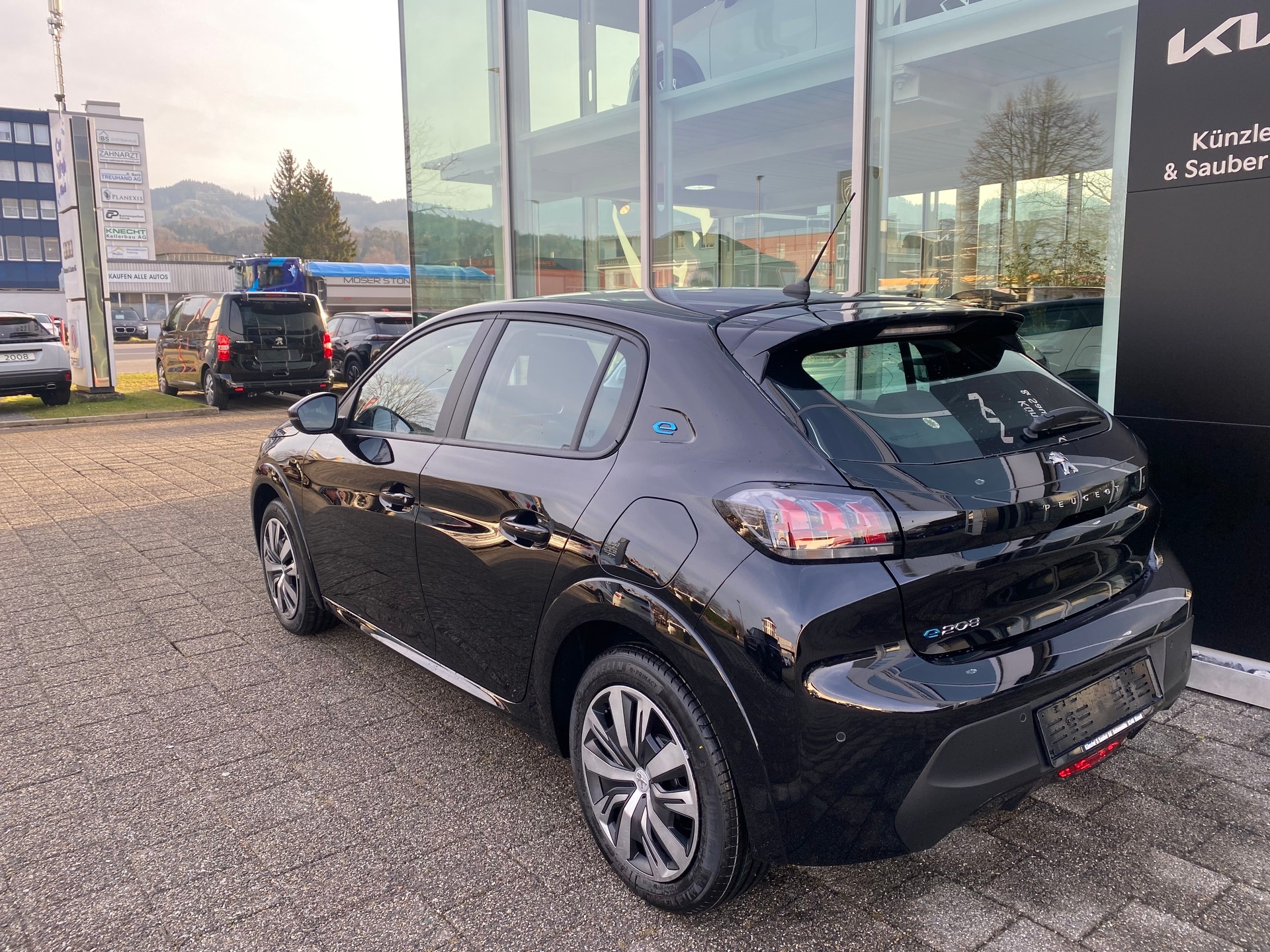 PEUGEOT 208 Elektrik Active Pack-image-7