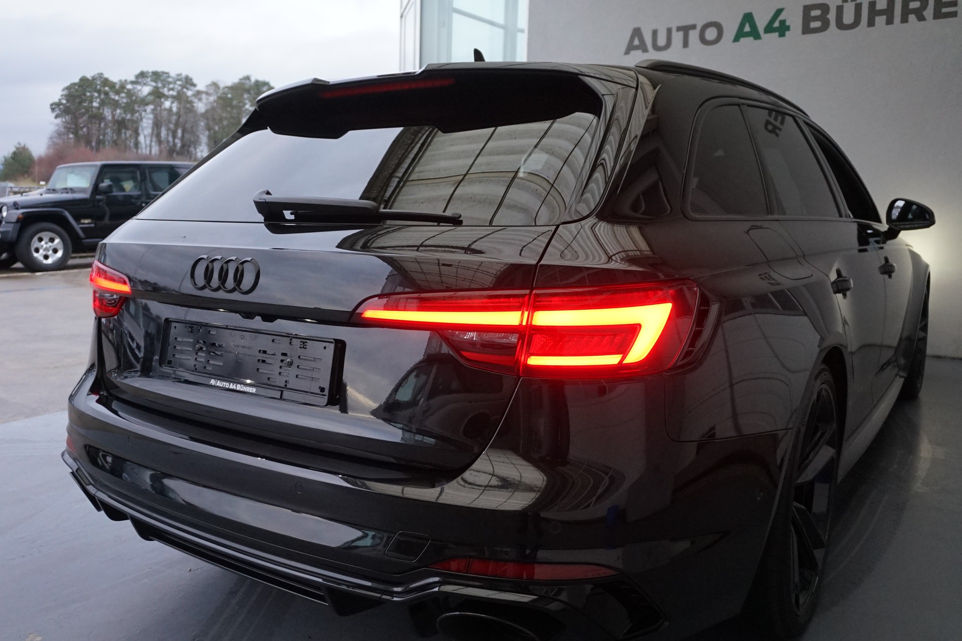 AUDI RS4 Avant 2.9 TFSI quat-image-8