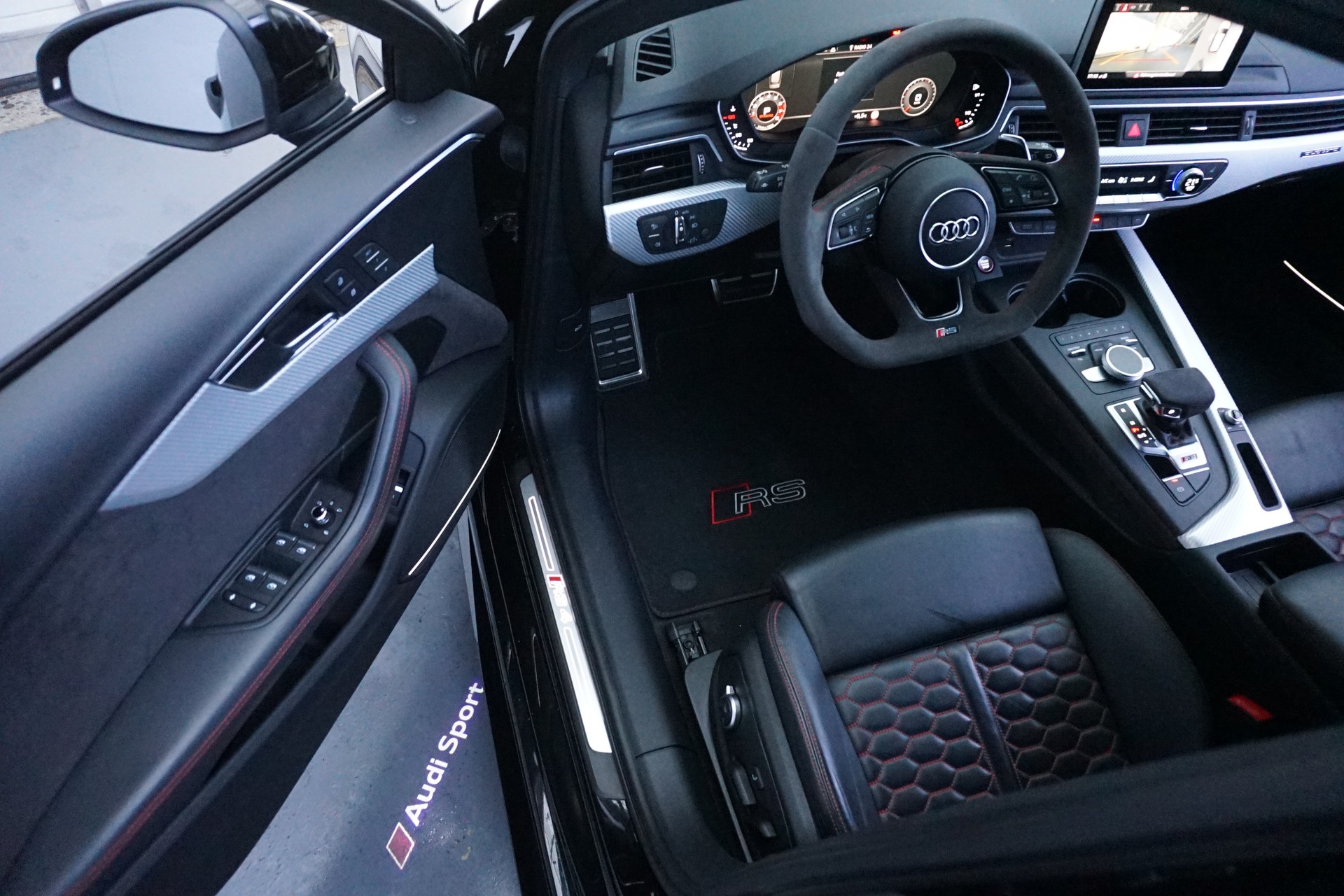 AUDI RS4 Avant 2.9 TFSI quat-image-18