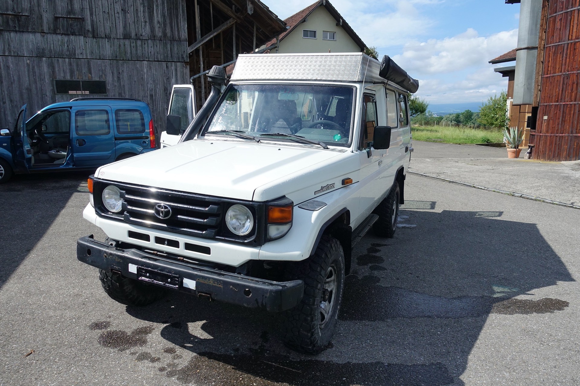 TOYOTA LAND CRUISER HZJ 78-image-0