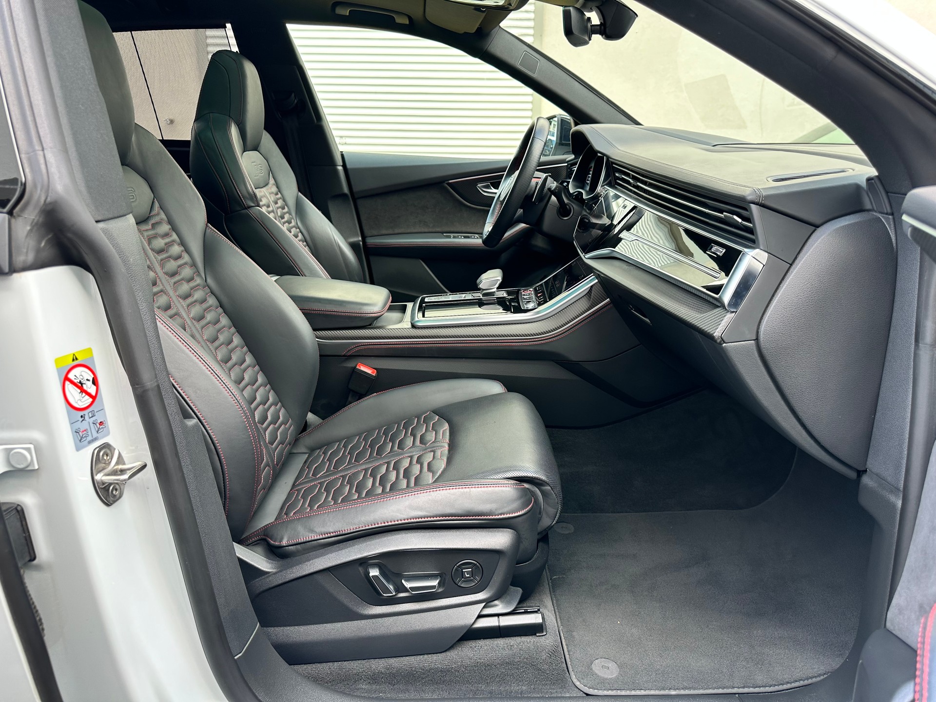 AUDI RSQ8 quattro tiptronic-image-8