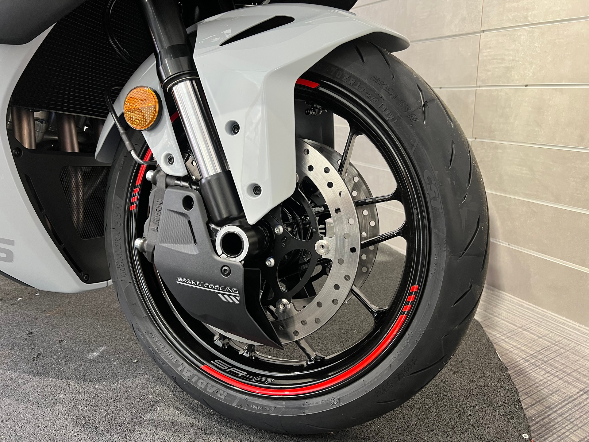CF MOTO 675SR-R-image-12