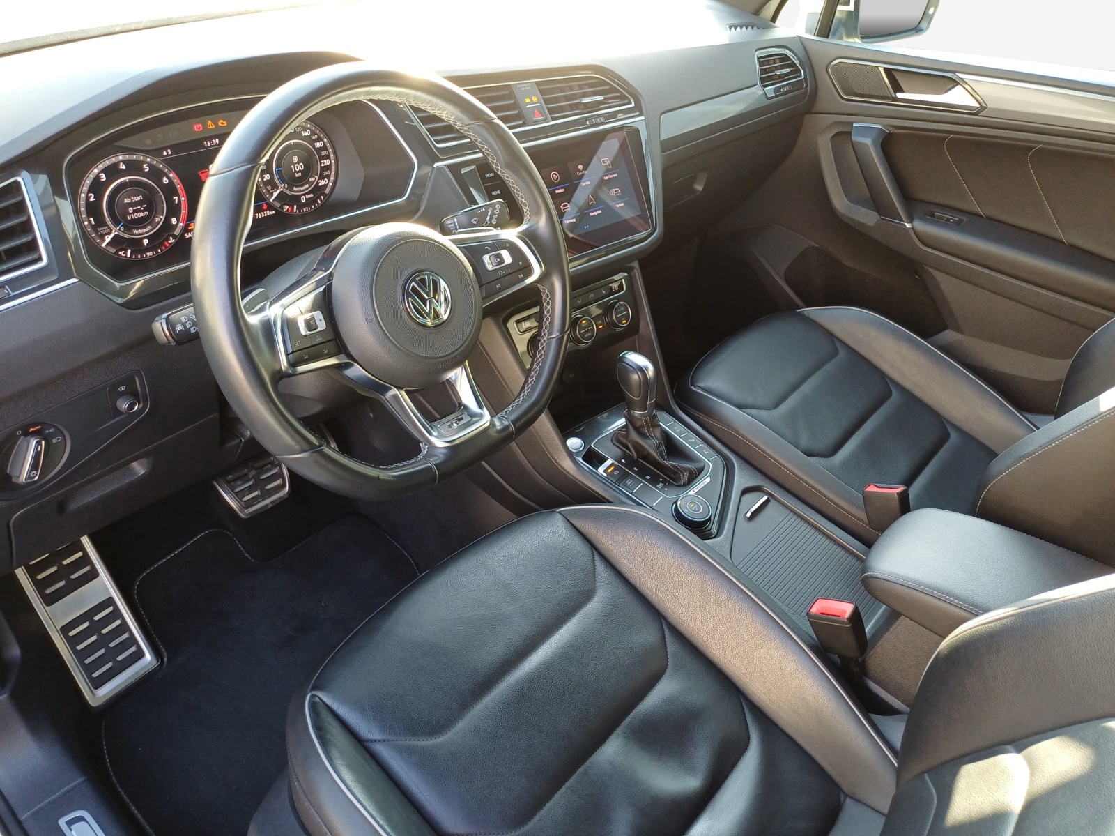 VW Tiguan 2.0TSI R-Line Highline 4Motion DSG-image-9