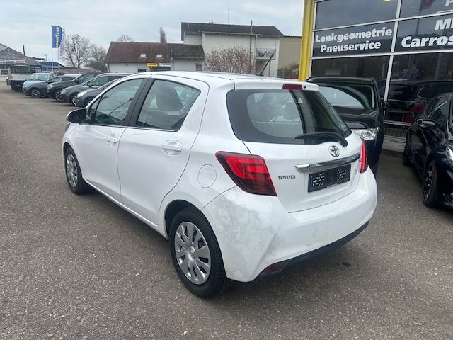TOYOTA Yaris 1.0 Terra-image-3