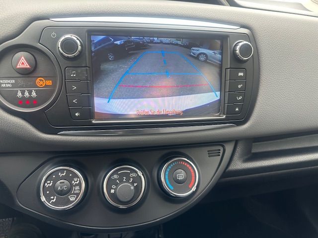 TOYOTA Yaris 1.0 Terra-image-11