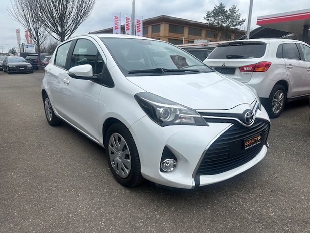 TOYOTA Yaris 1.0 Terra-image-1