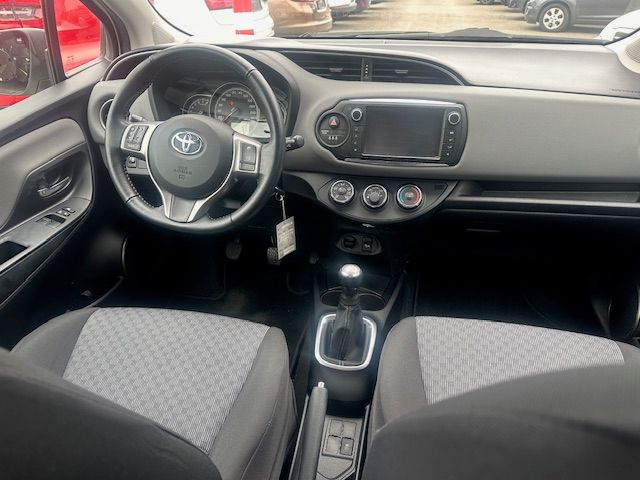 TOYOTA Yaris 1.0 Terra-image-5