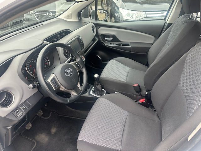 TOYOTA Yaris 1.0 Terra-image-6