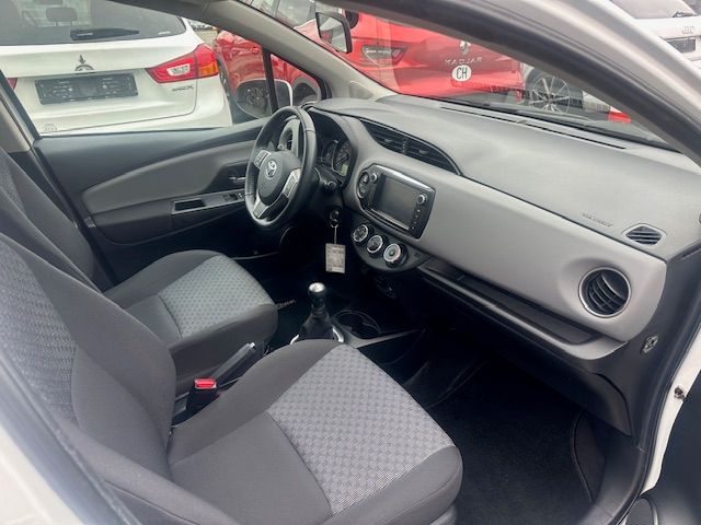TOYOTA Yaris 1.0 Terra-image-8