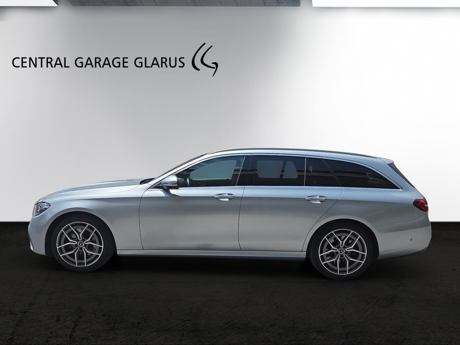 MERCEDES-BENZ E 450 T 4Matic AMG Line 9G-Tronic-showroom-element-3