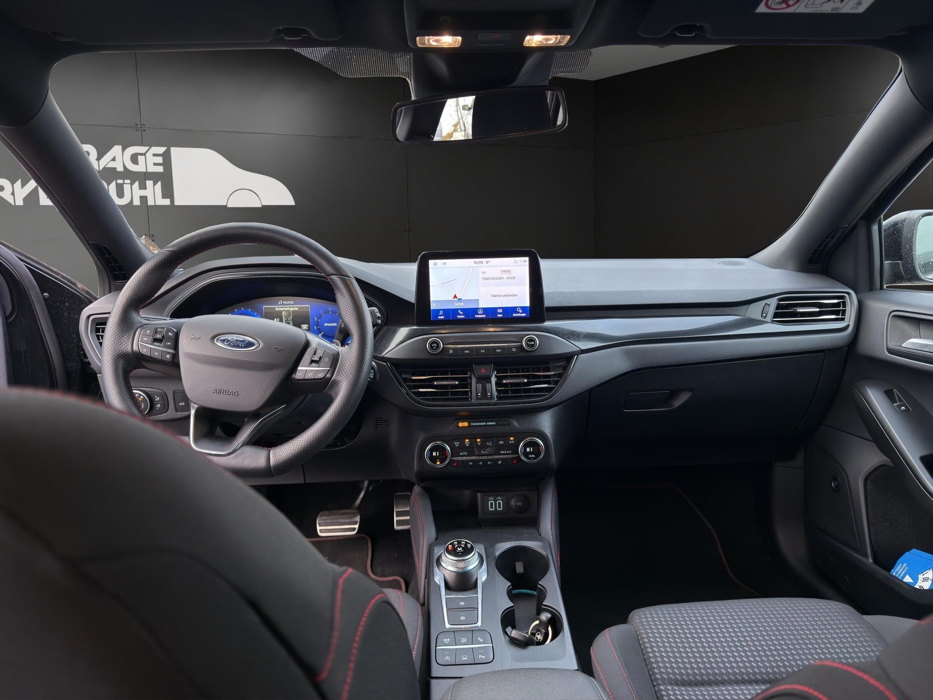 FORD Focus Station Wagon 1.0i EcoB 125 ST-Line X-image-13