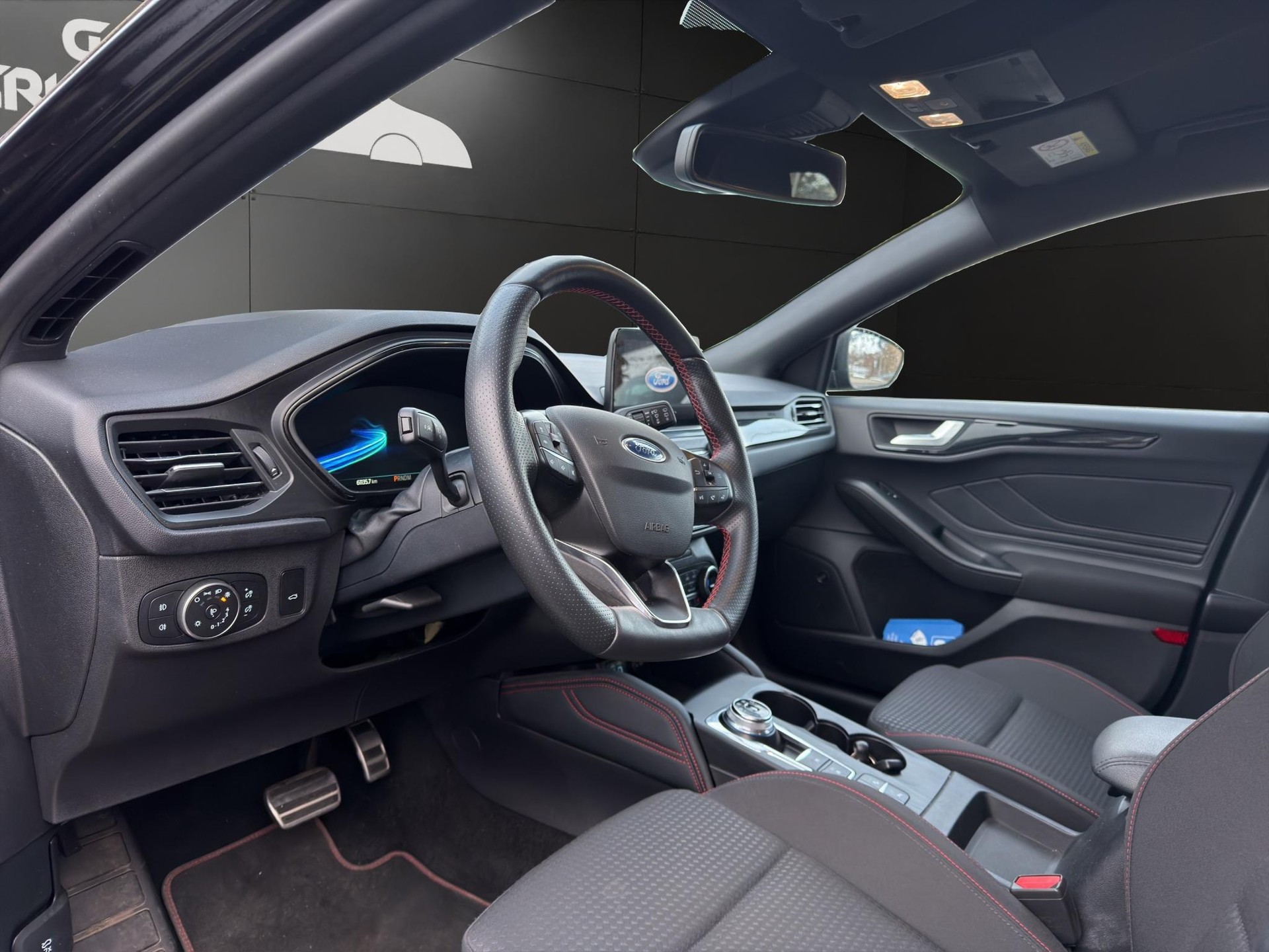 FORD Focus Station Wagon 1.0i EcoB 125 ST-Line X-image-8