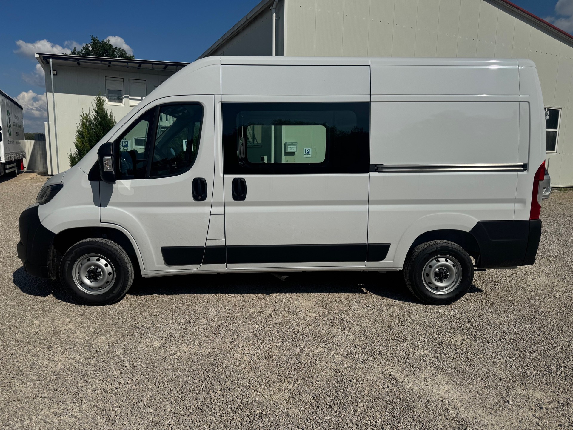 CITROEN L2H2 mit 2 x Schiebetüre links und rechts und Navigation u.s.w-image-3