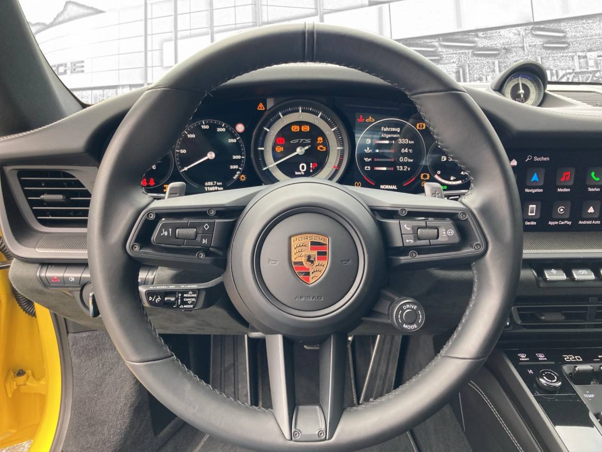 PORSCHE 911 Carrera 4 GTS-image-10