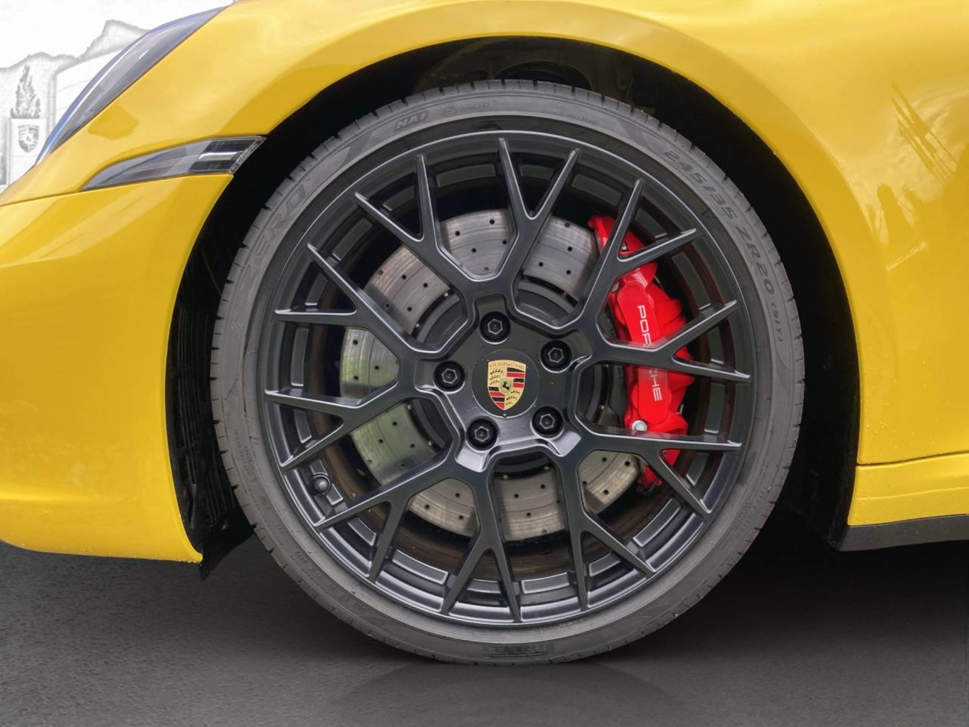 PORSCHE 911 Carrera 4 GTS-image-25