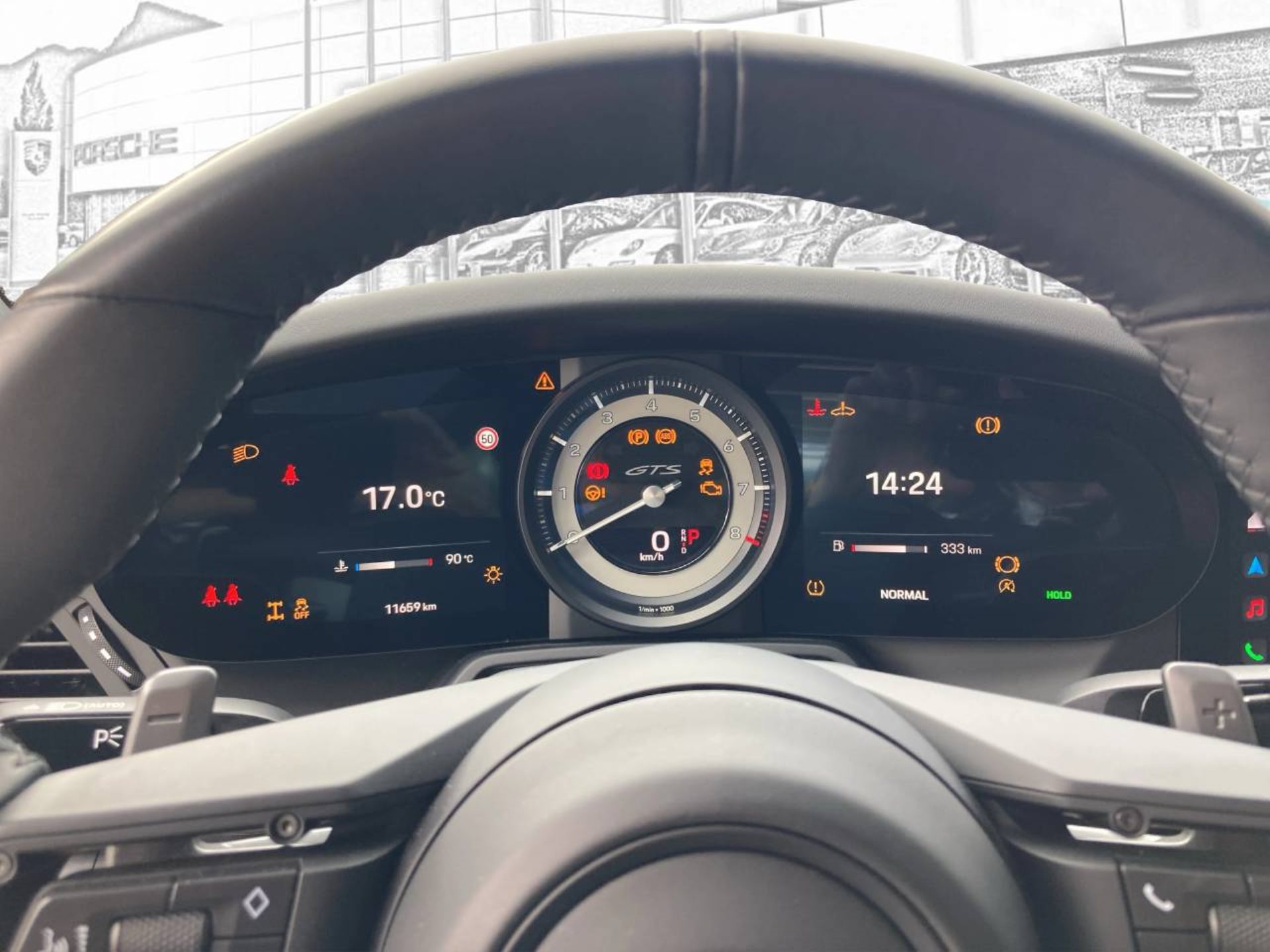 PORSCHE 911 Carrera 4 GTS-image-11