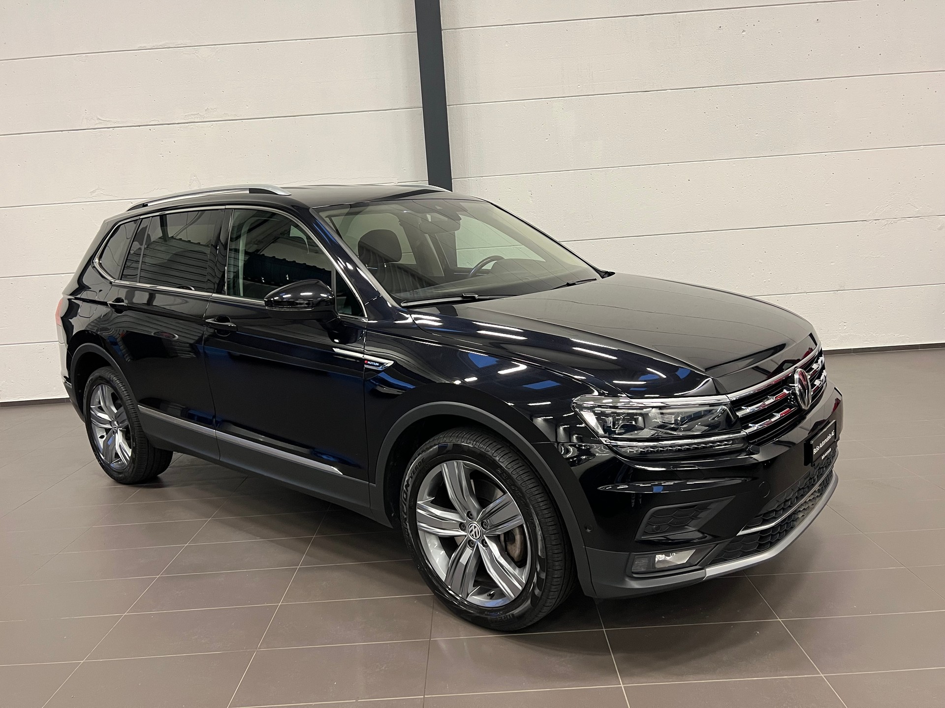VW Tiguan Allspace 2.0 TDI SCR Highline 4Motion DSG-image-5