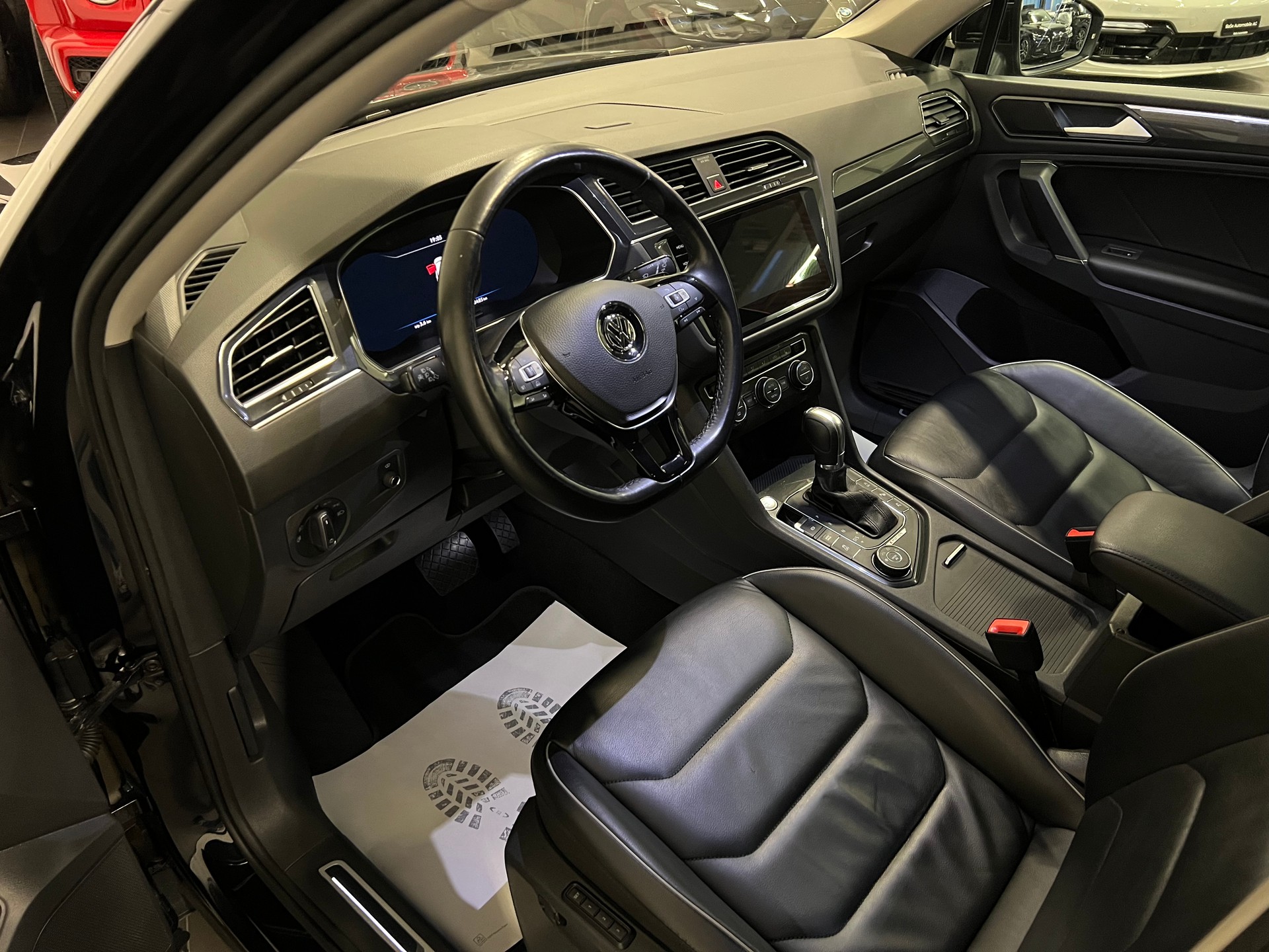 VW Tiguan Allspace 2.0 TDI SCR Highline 4Motion DSG-image-15