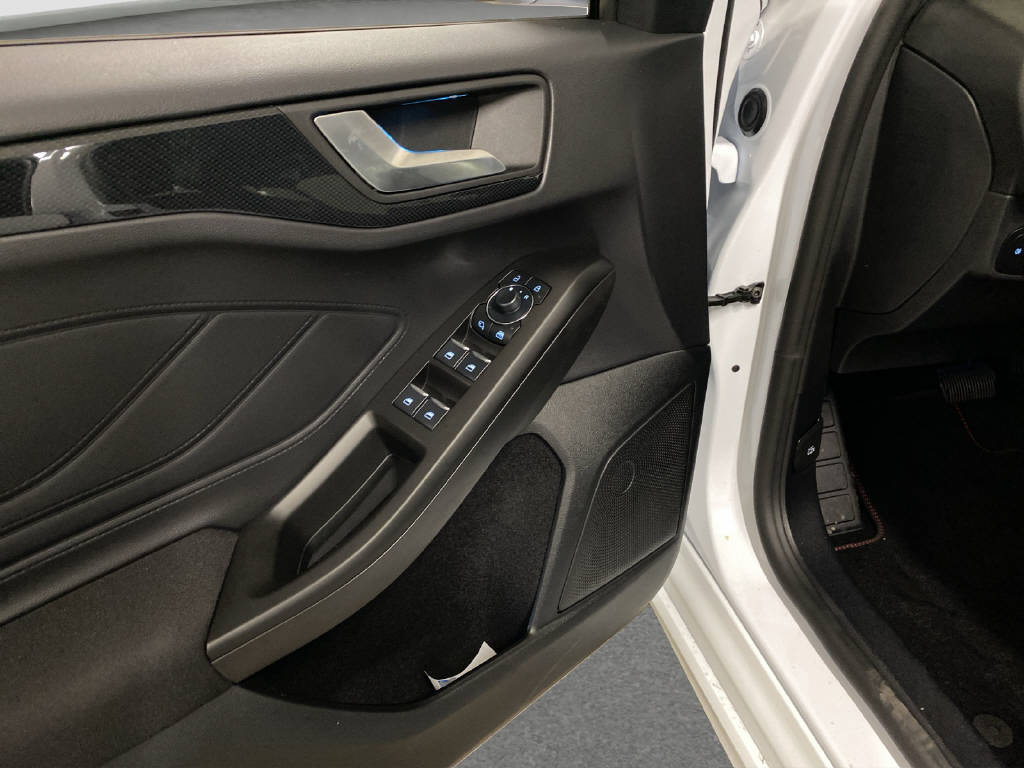 FORD Focus SW 1.0i EcoB Hybrid 155 ST-Line X-image-11