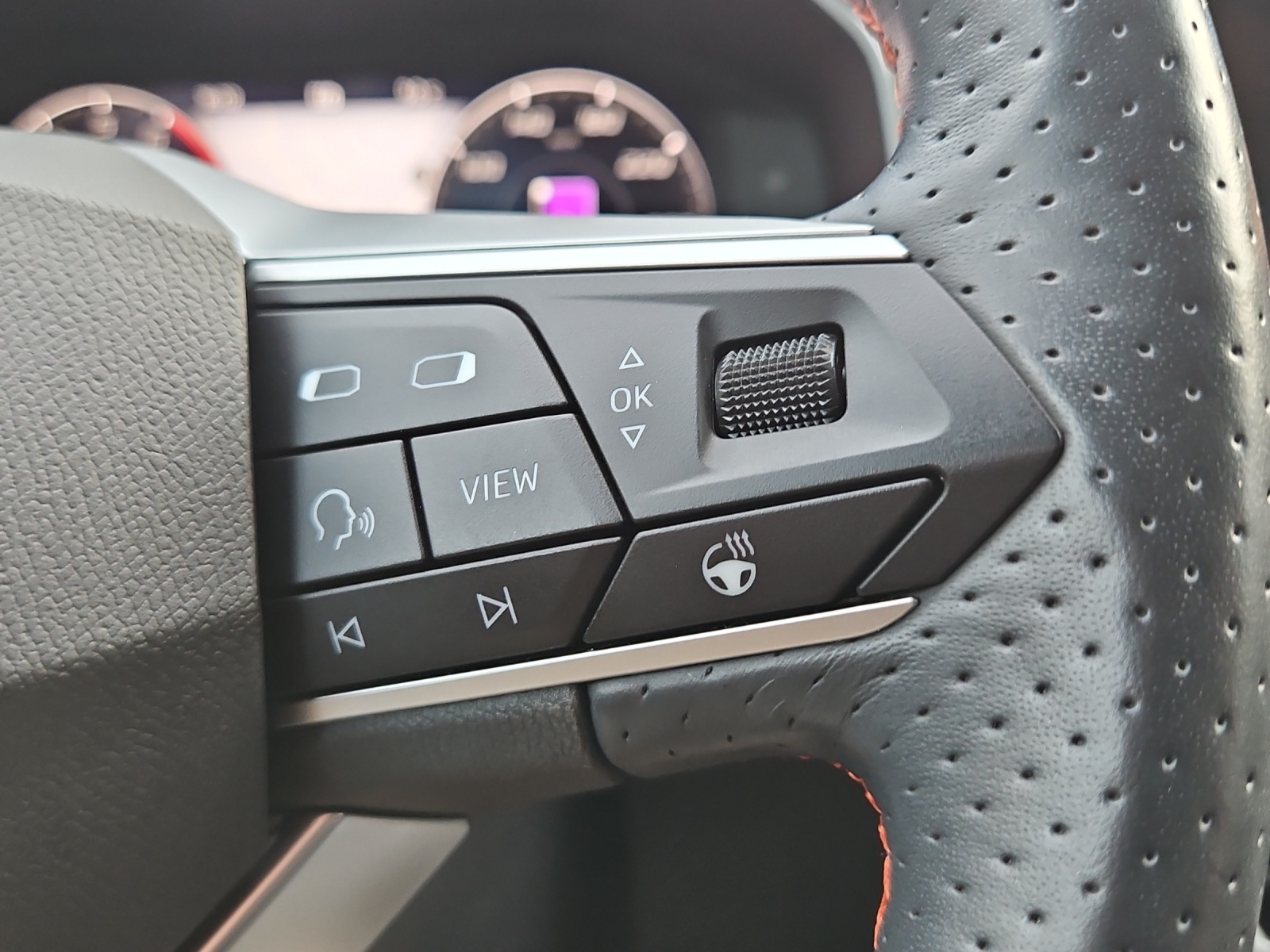 SEAT Leon 1.5 eTSI mHEV DSG Hola FR-image-14