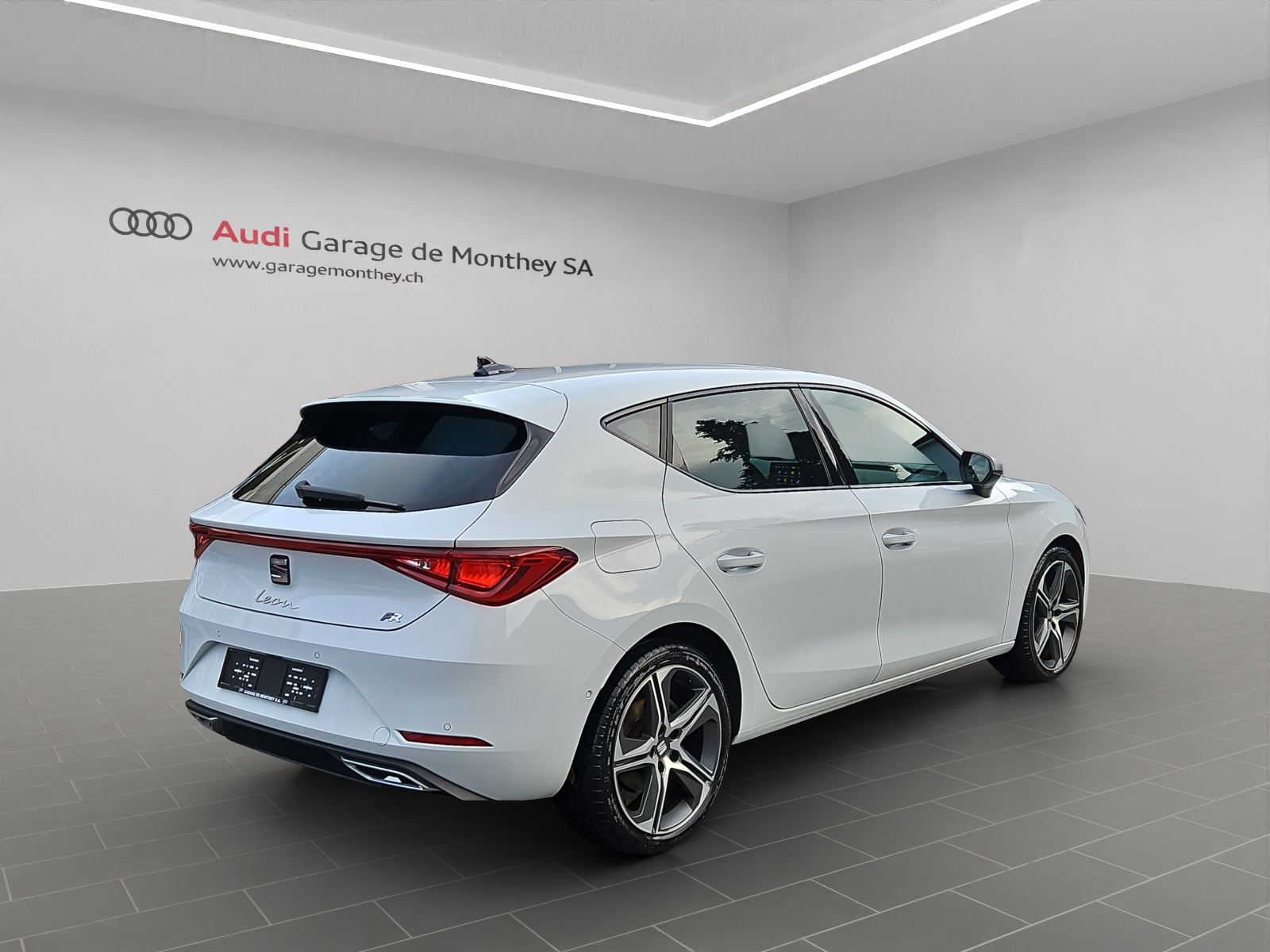 SEAT Leon 1.5 eTSI mHEV DSG Hola FR-image-3