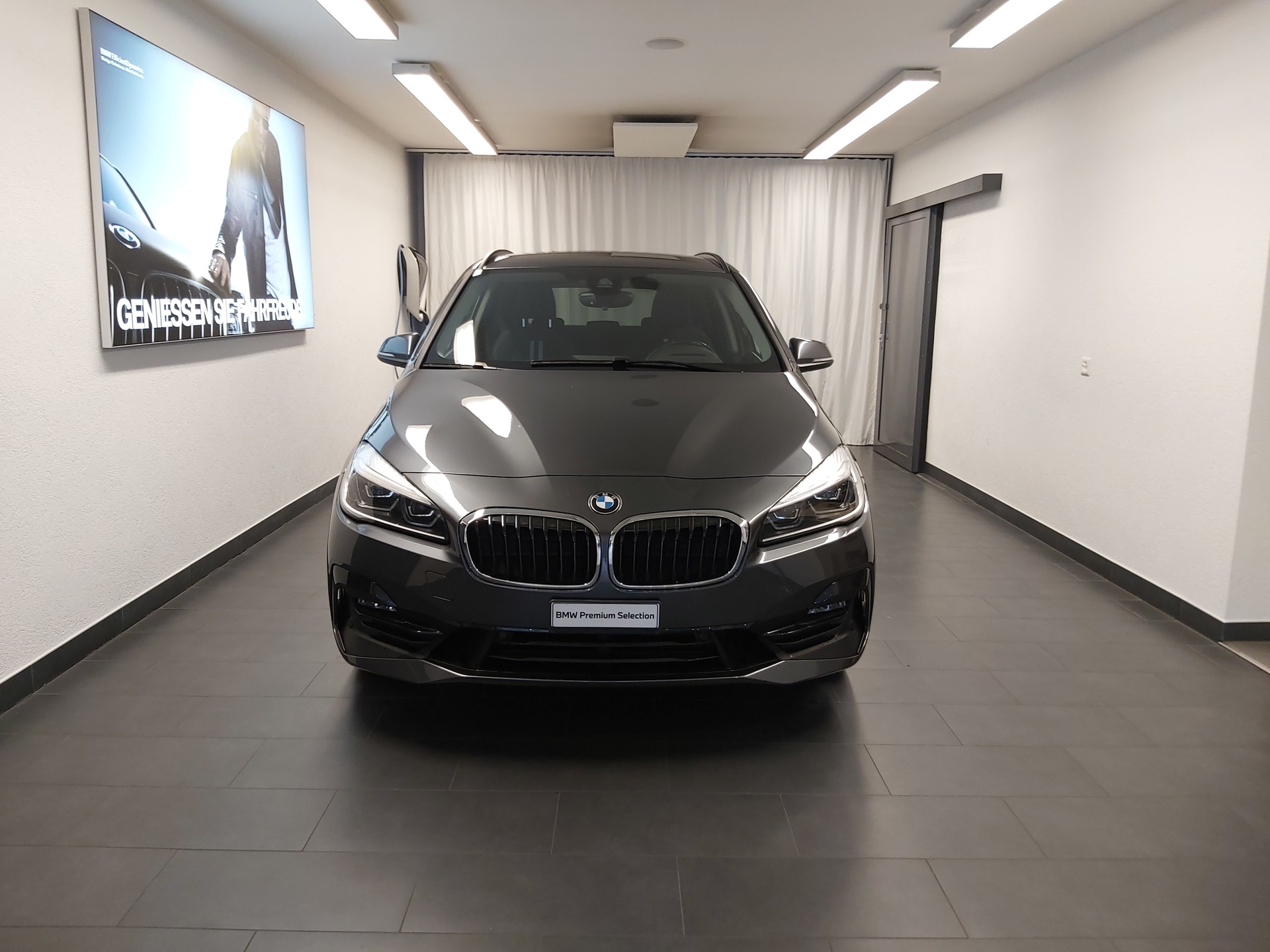 BMW 218d xDrive Active Tourer Sport Line-image-1