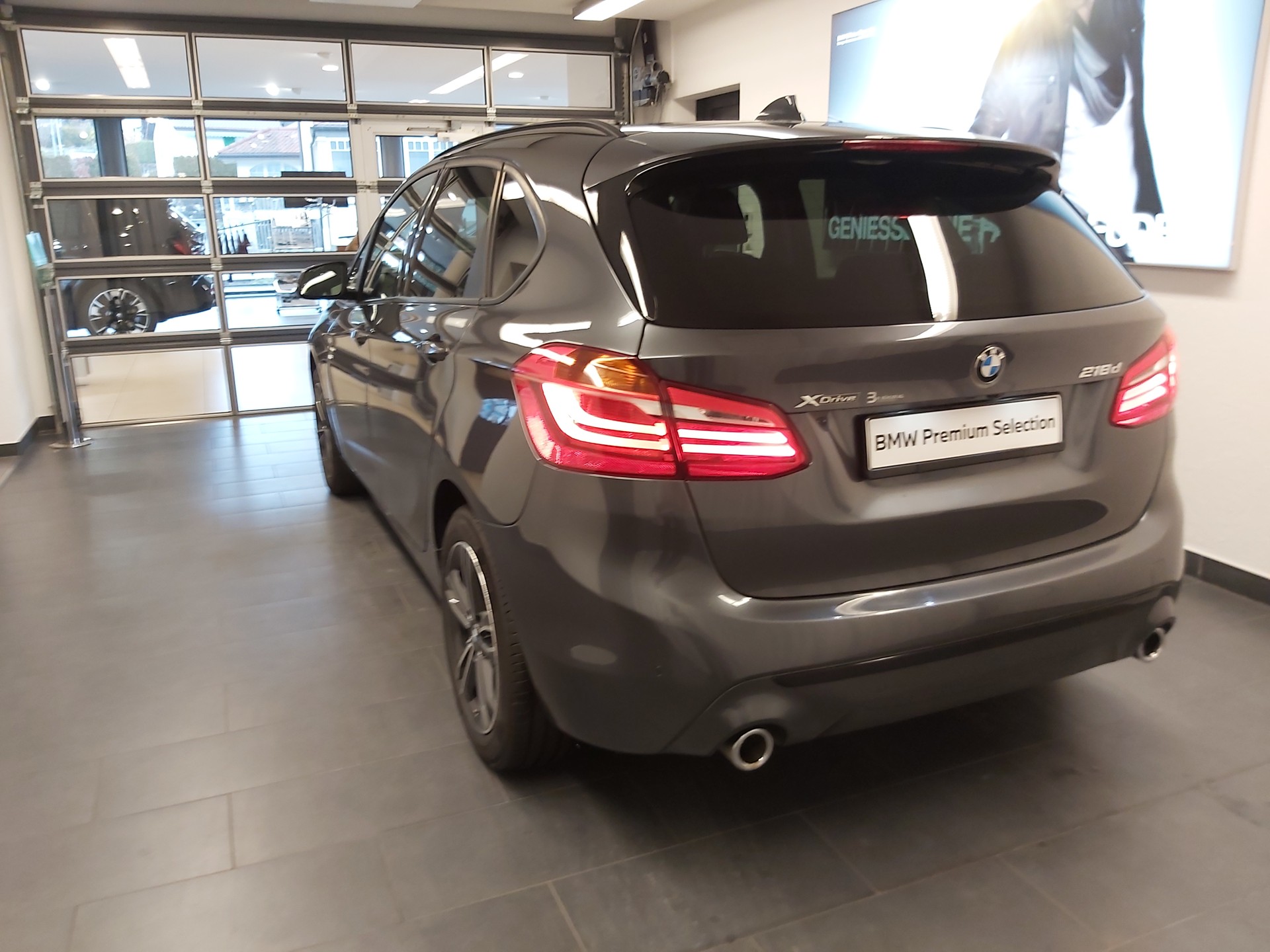BMW 218d xDrive Active Tourer Sport Line-image-4