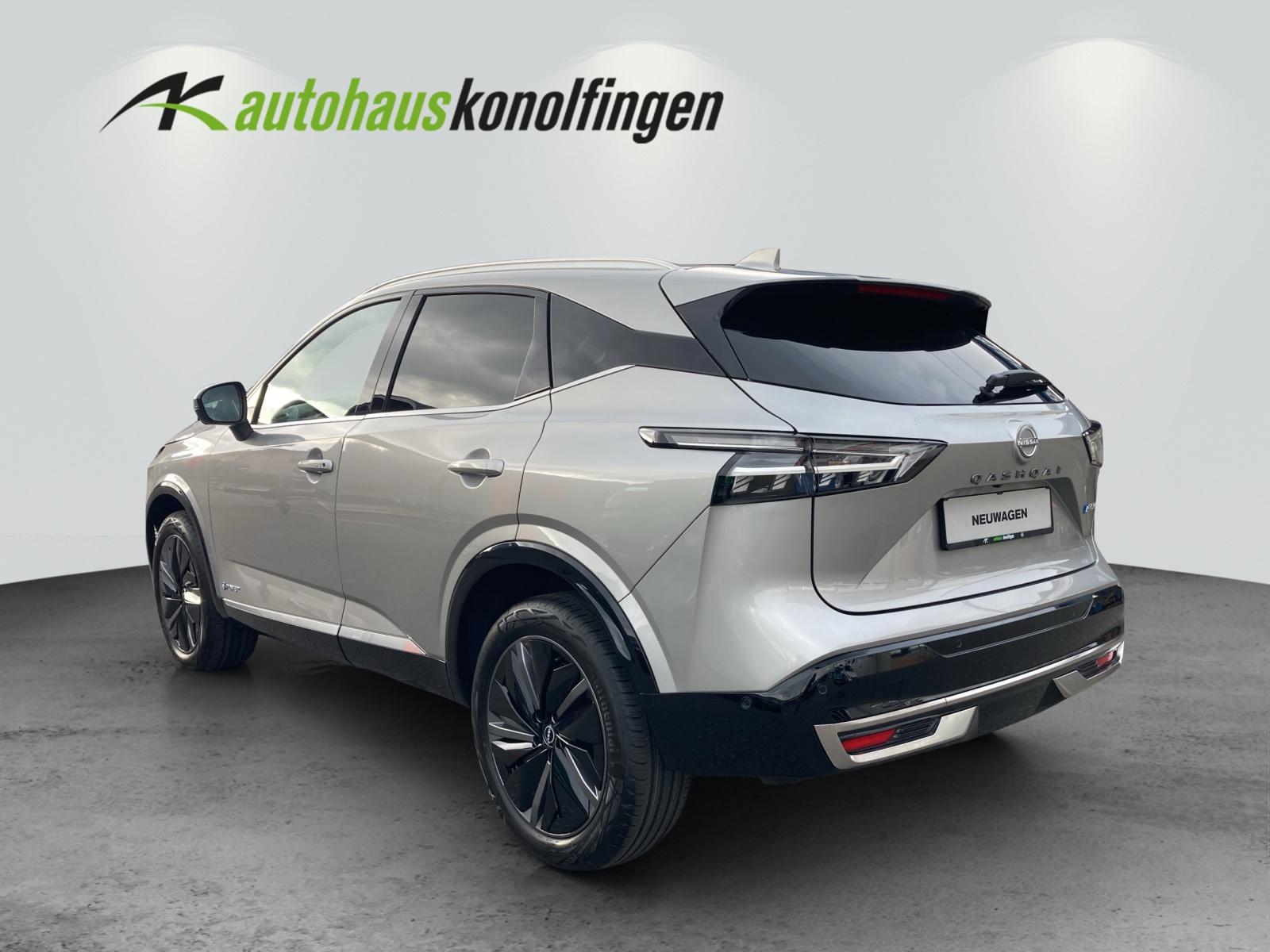 NISSAN Qashqai 1.5 VC-T Tekna-showroom-element-2