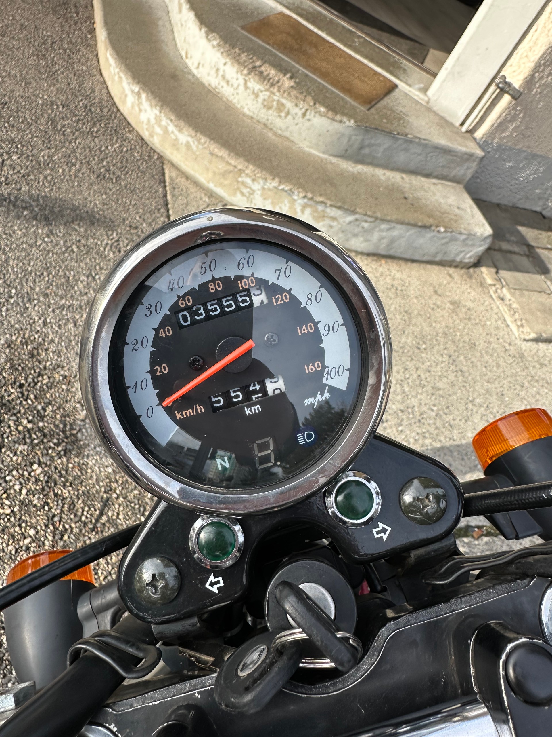 MASH 125 Seventy Five-image-7