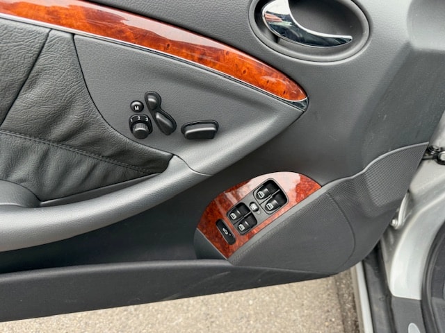 MERCEDES-BENZ CLK 500 Elégance 7G-Tronic-image-11