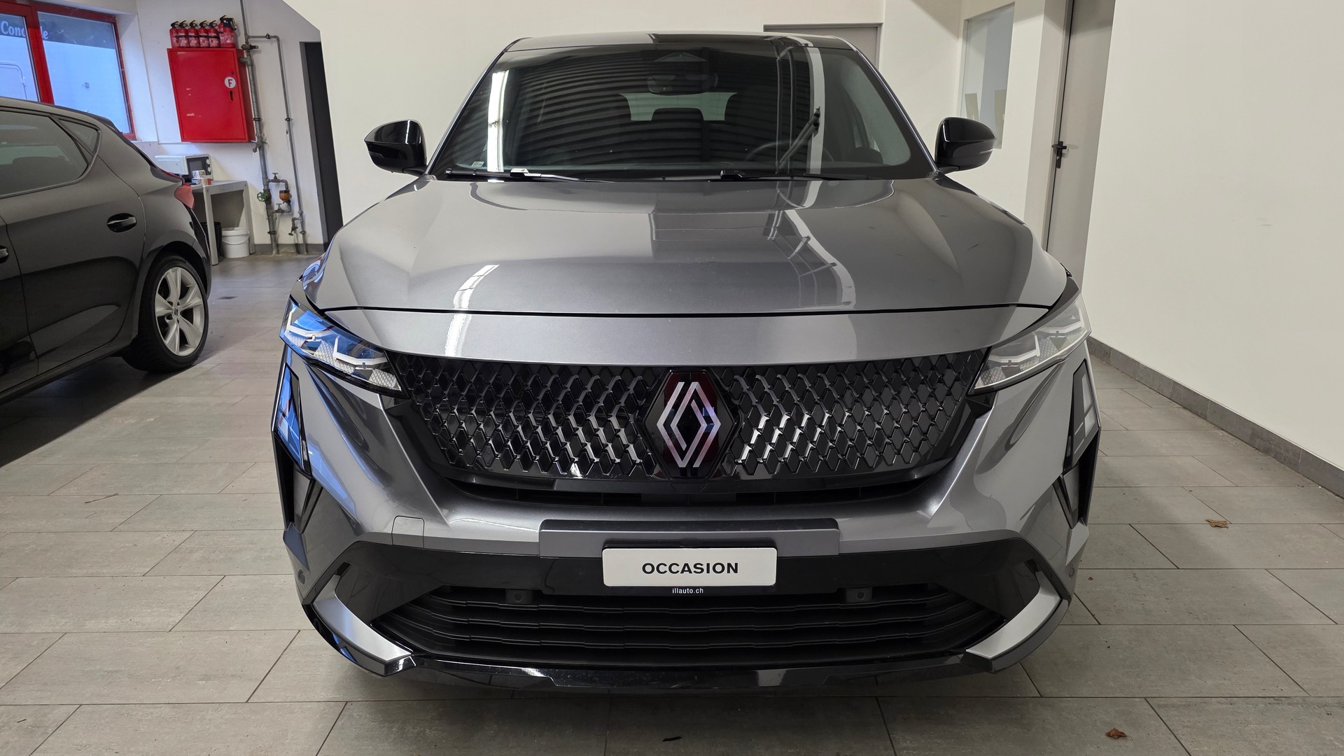 RENAULT Rafale 1.2 E-Tech Hybrid 200 Techno-showroom-element-1