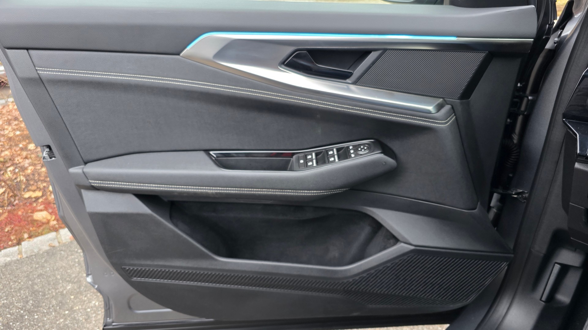 RENAULT Rafale 1.2 E-Tech Hybrid 200 Techno-image-28