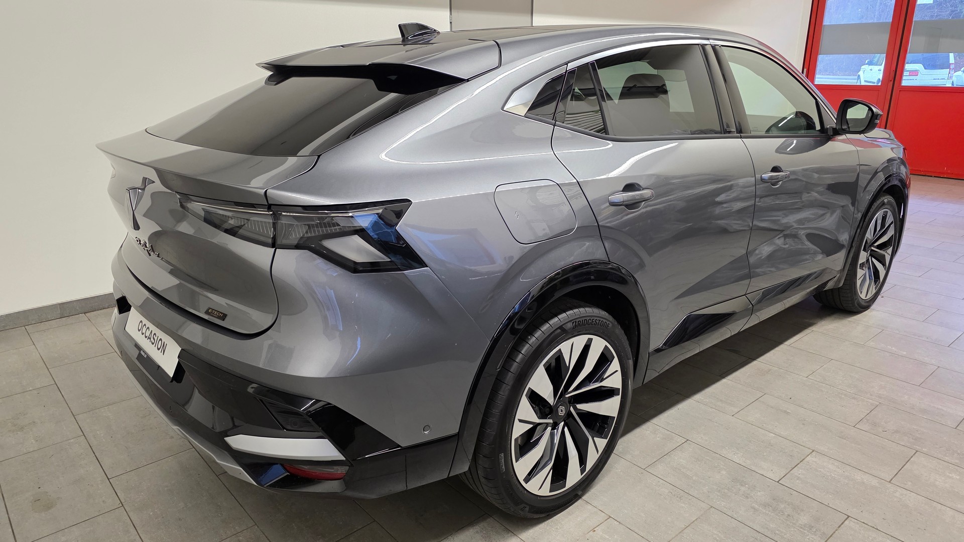 RENAULT Rafale 1.2 E-Tech Hybrid 200 Techno-showroom-element-3