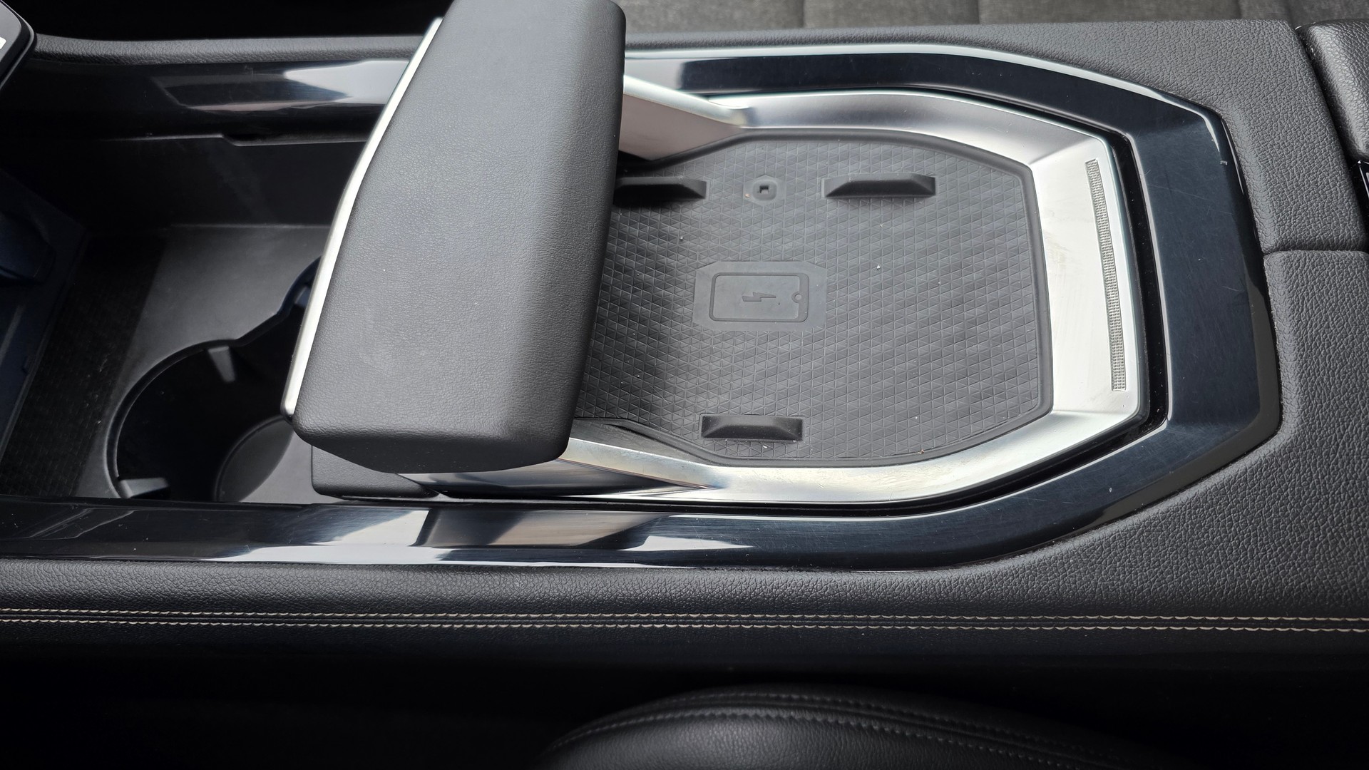 RENAULT Rafale 1.2 E-Tech Hybrid 200 Techno-image-27