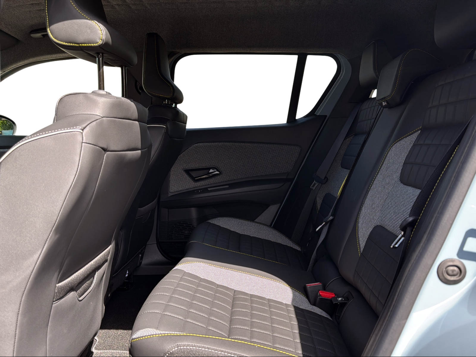 RENAULT R4 E-Tech Comfort Range iconic-image-15
