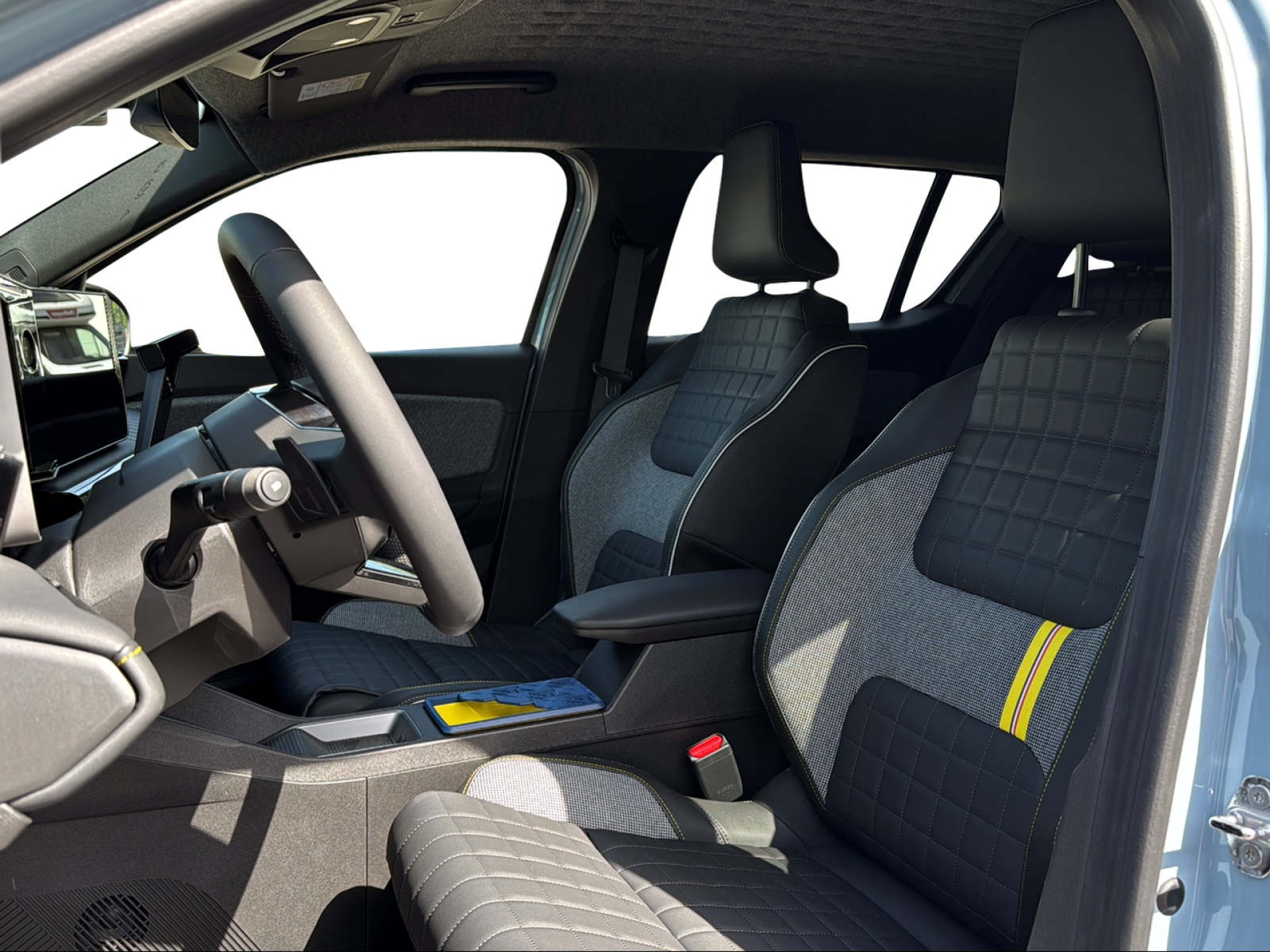 RENAULT R4 E-Tech Comfort Range iconic-image-10