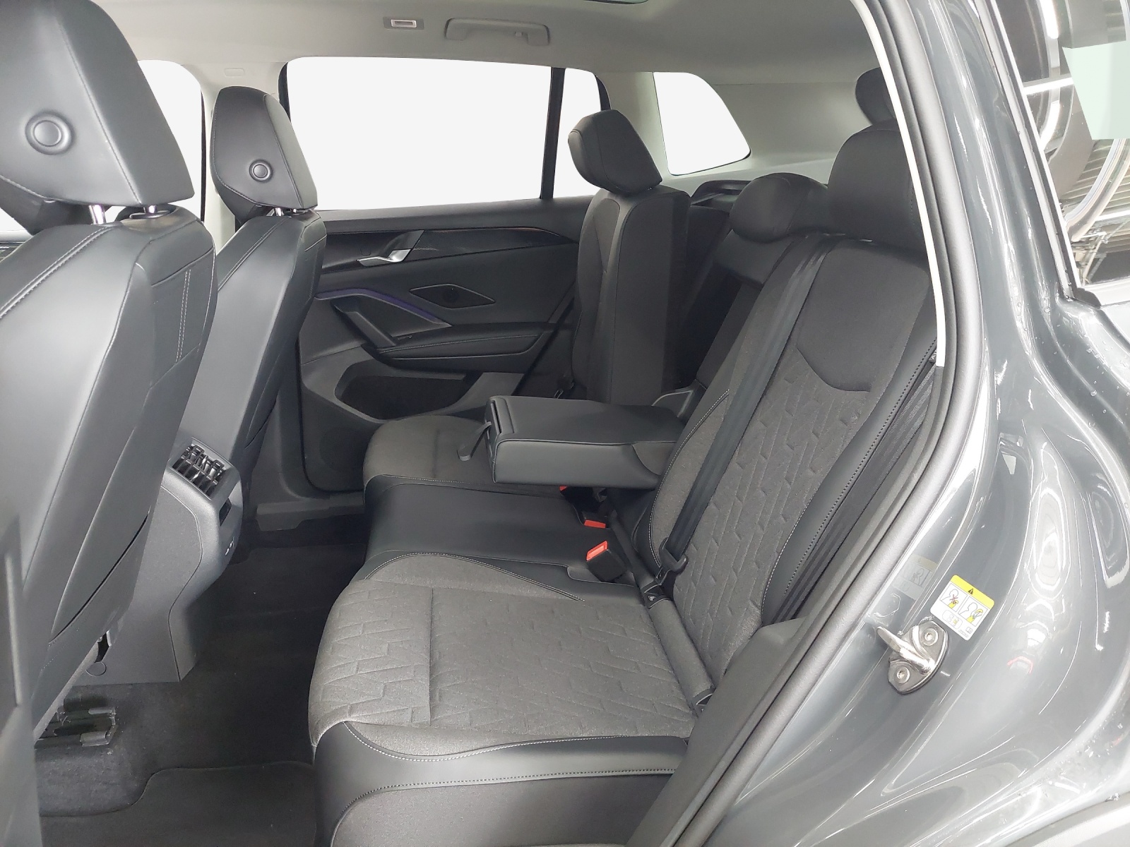 VW Tiguan 1.5 TSI evo2 eHybrid Life DSG-image-11