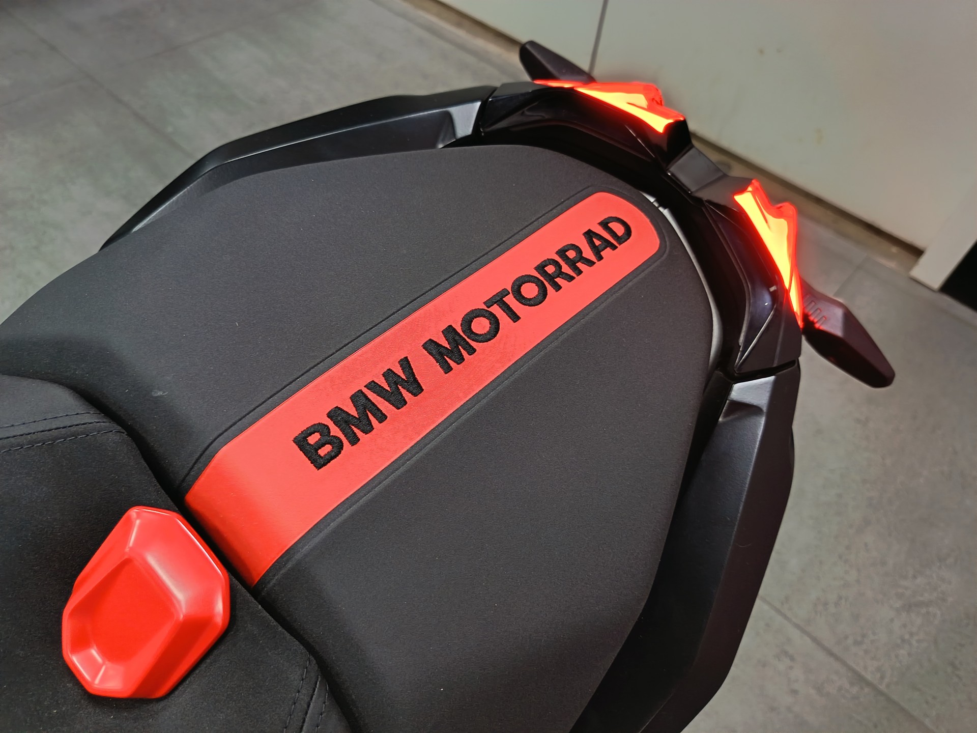 BMW R 1300 RS Performance *** Leasing 3.9% ***-image-15