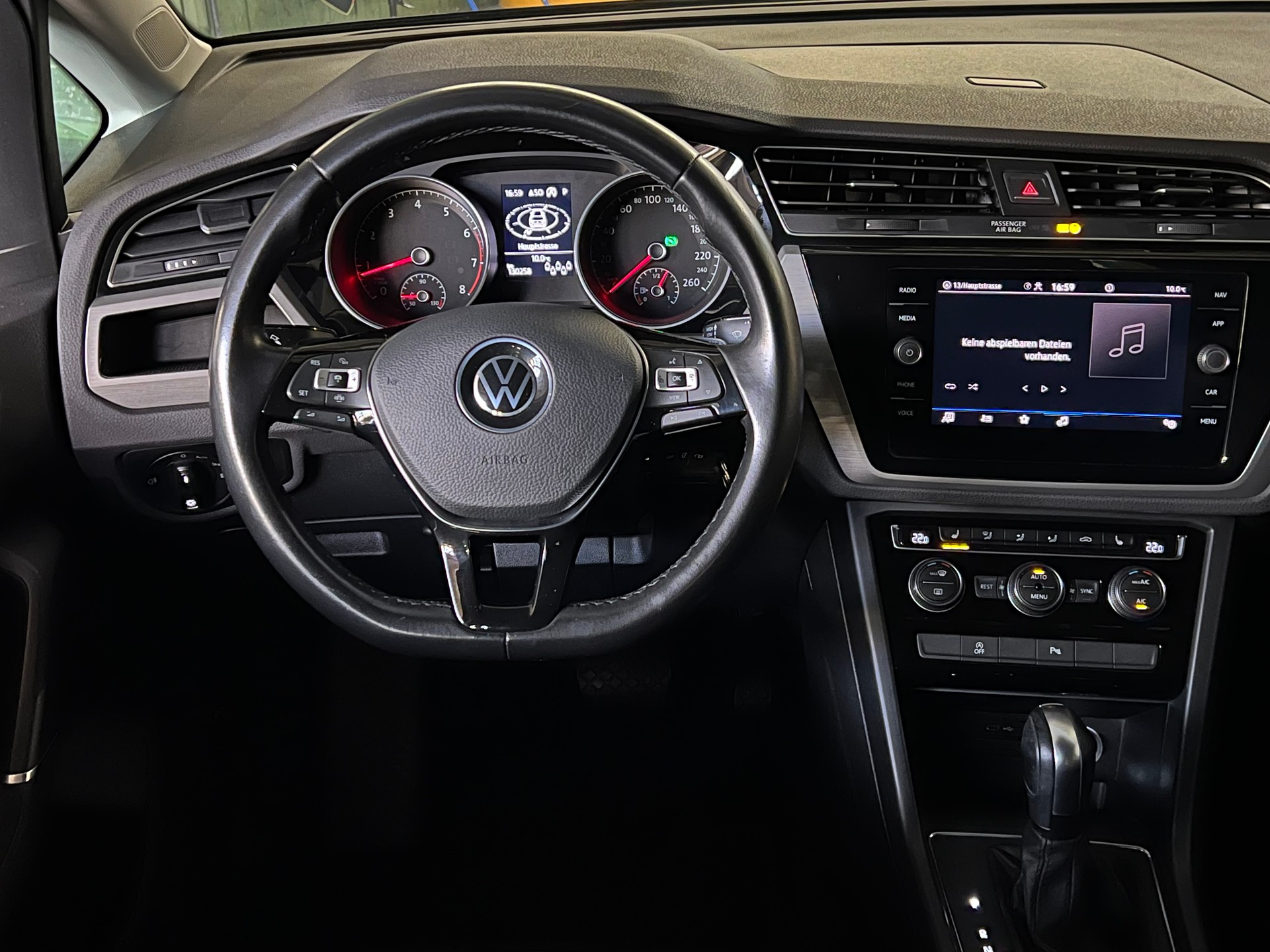 VW Touran R-Line / 1.5 TSI EVO / Comfortline / 7-Plätzer / DSG Automat-image-9