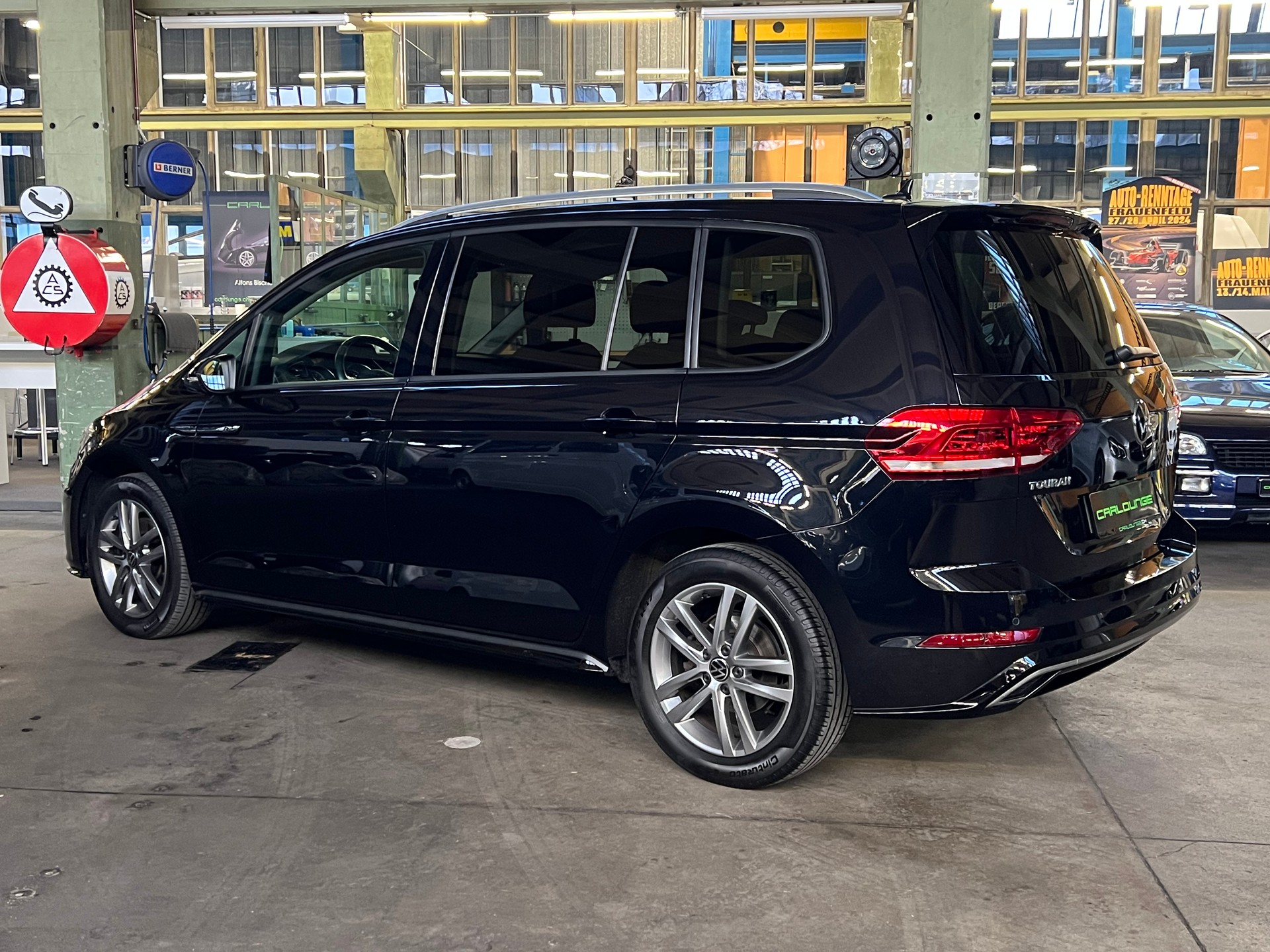 VW Touran R-Line / 1.5 TSI EVO / Comfortline / 7-Plätzer / DSG Automat-showroom-element-1