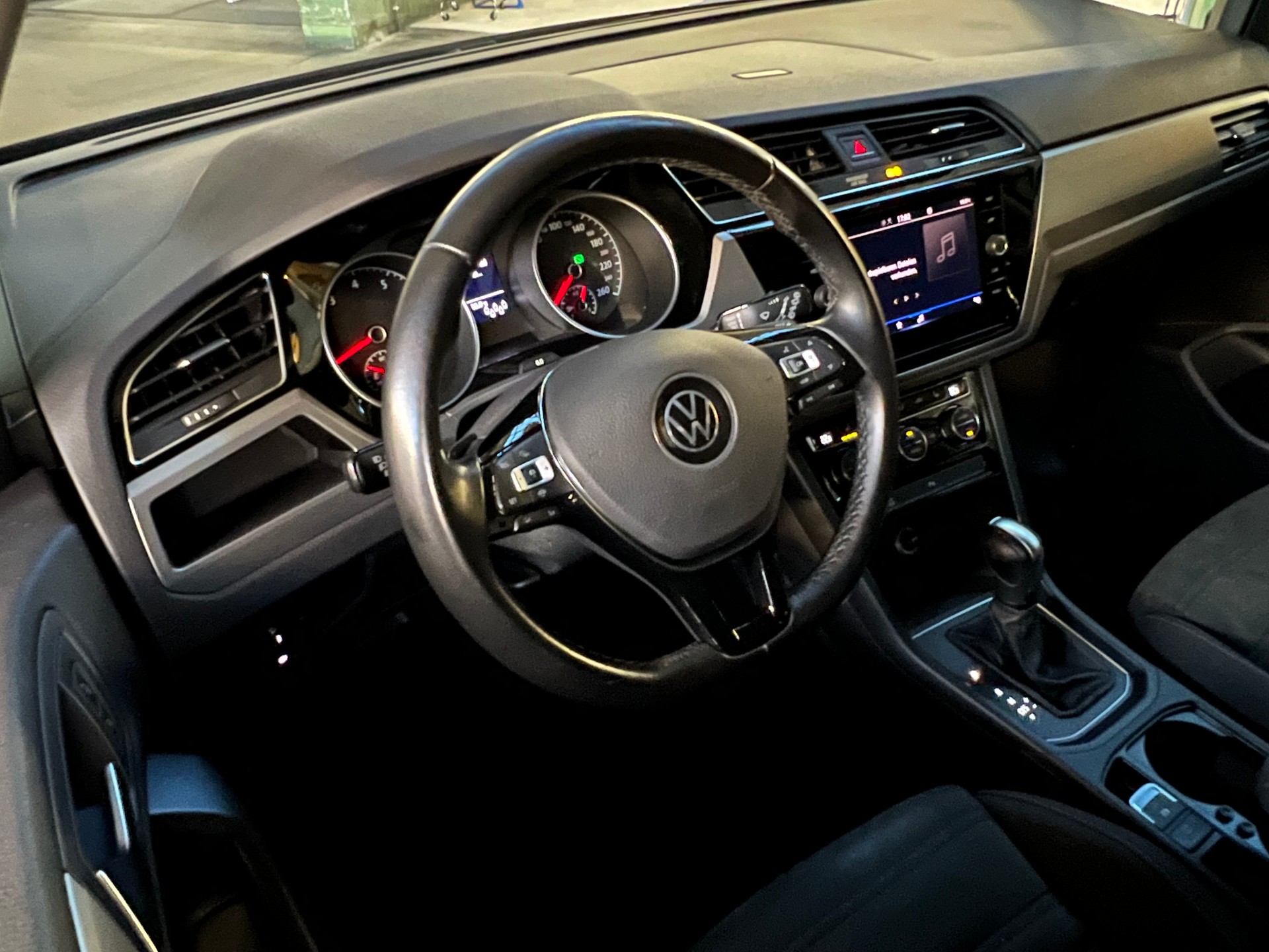 VW Touran R-Line / 1.5 TSI EVO / Comfortline / 7-Plätzer / DSG Automat-image-17