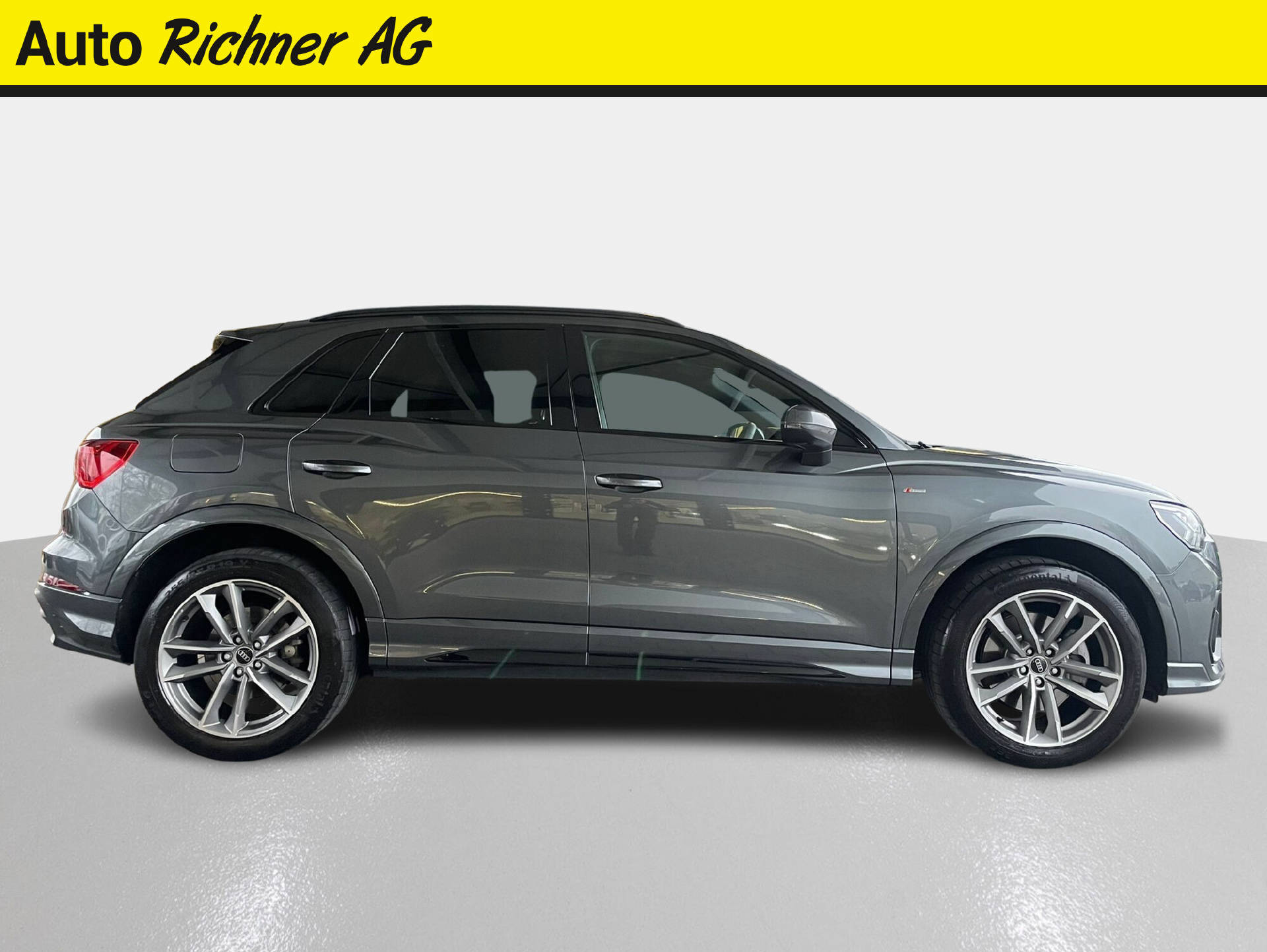 AUDI Q3 2.0 45 TFSI S line quattro S-Tronic-image-2