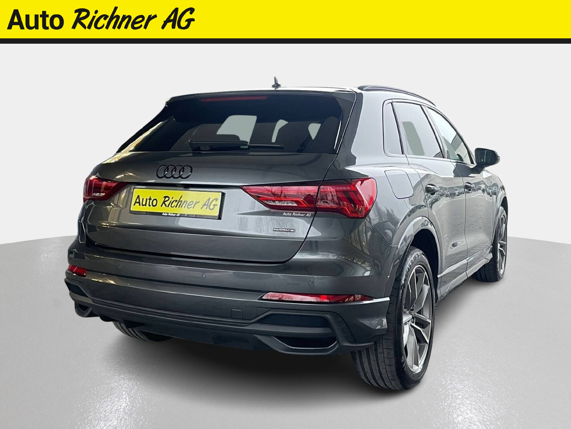 AUDI Q3 2.0 45 TFSI S line quattro S-Tronic-image-3