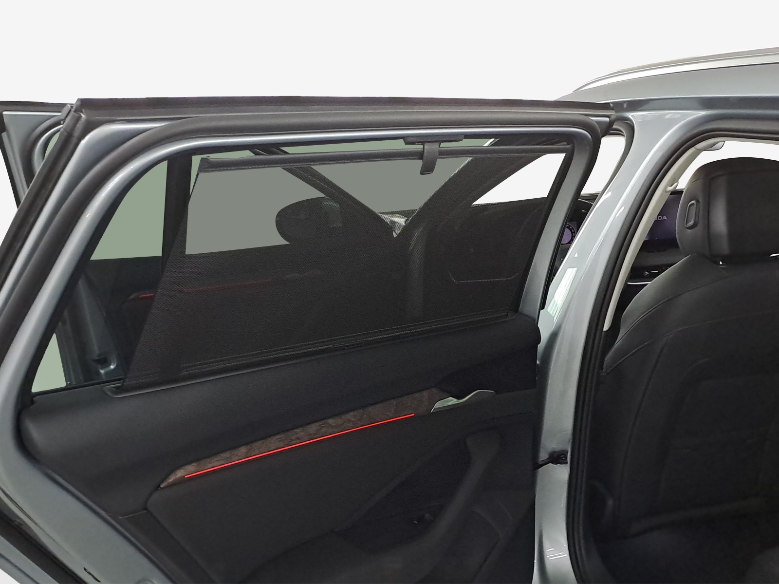 SKODA Superb Combi 2.0 TDi L&K 4x4 DSG-image-14