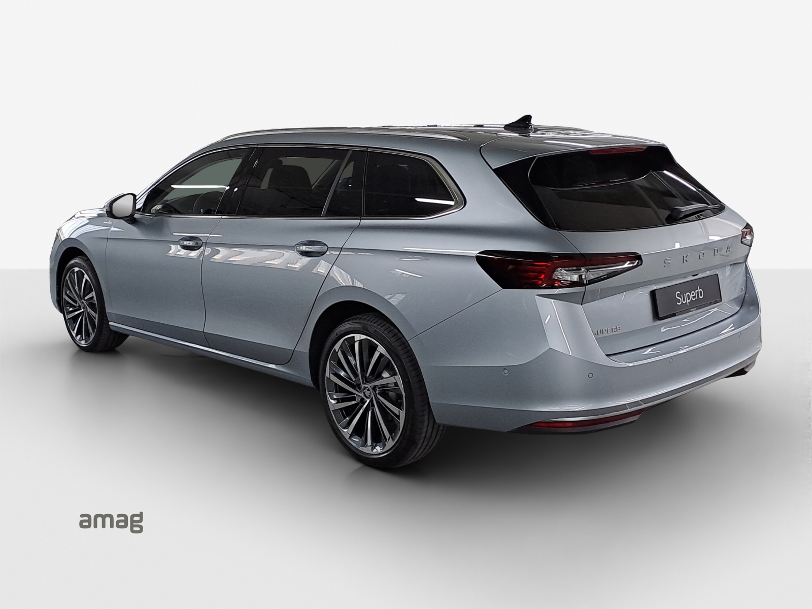 SKODA Superb Combi 2.0 TDi L&K 4x4 DSG-image-2
