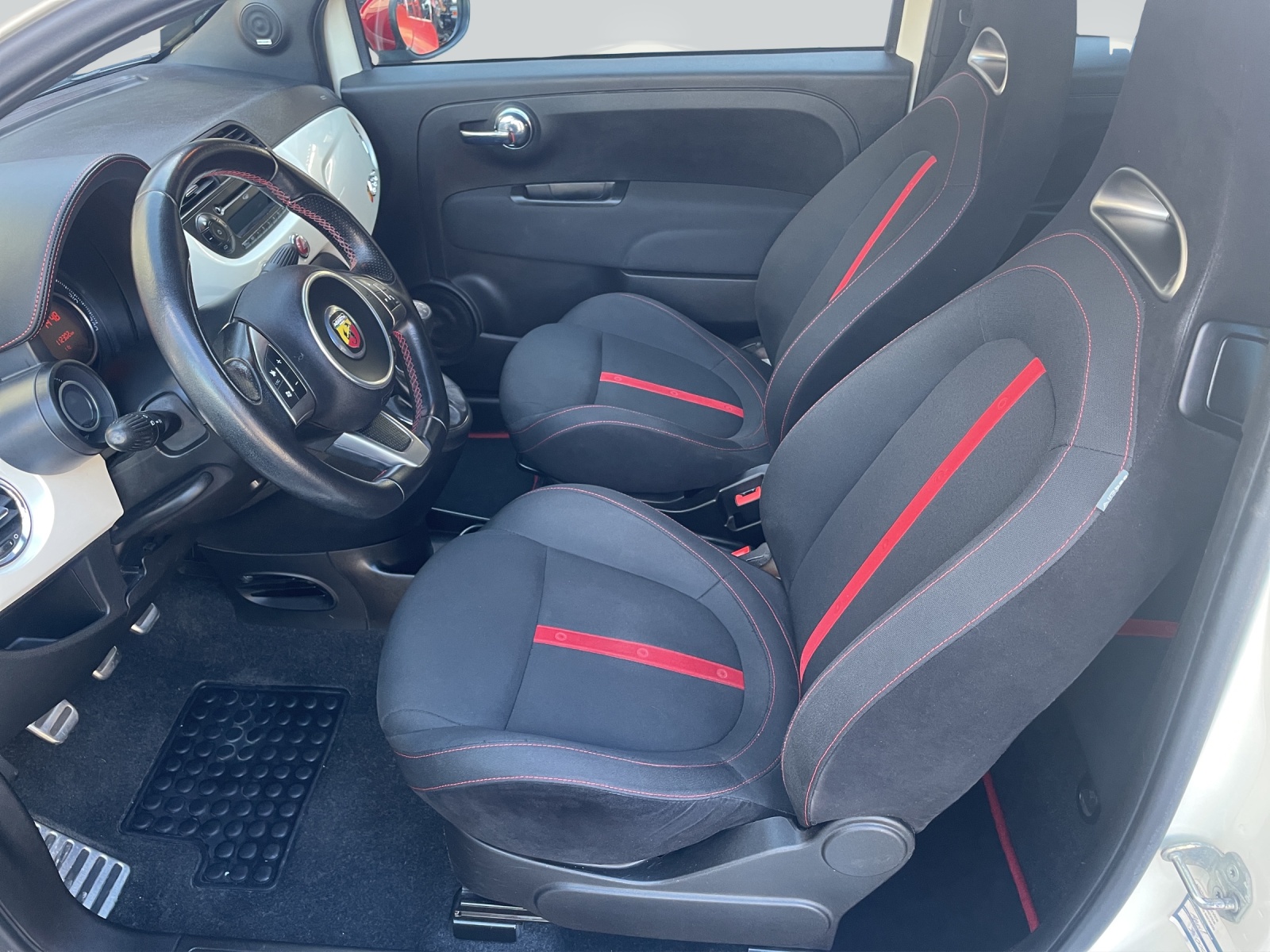 FIAT 500 1.4 16V Turbo Abarth-image-4