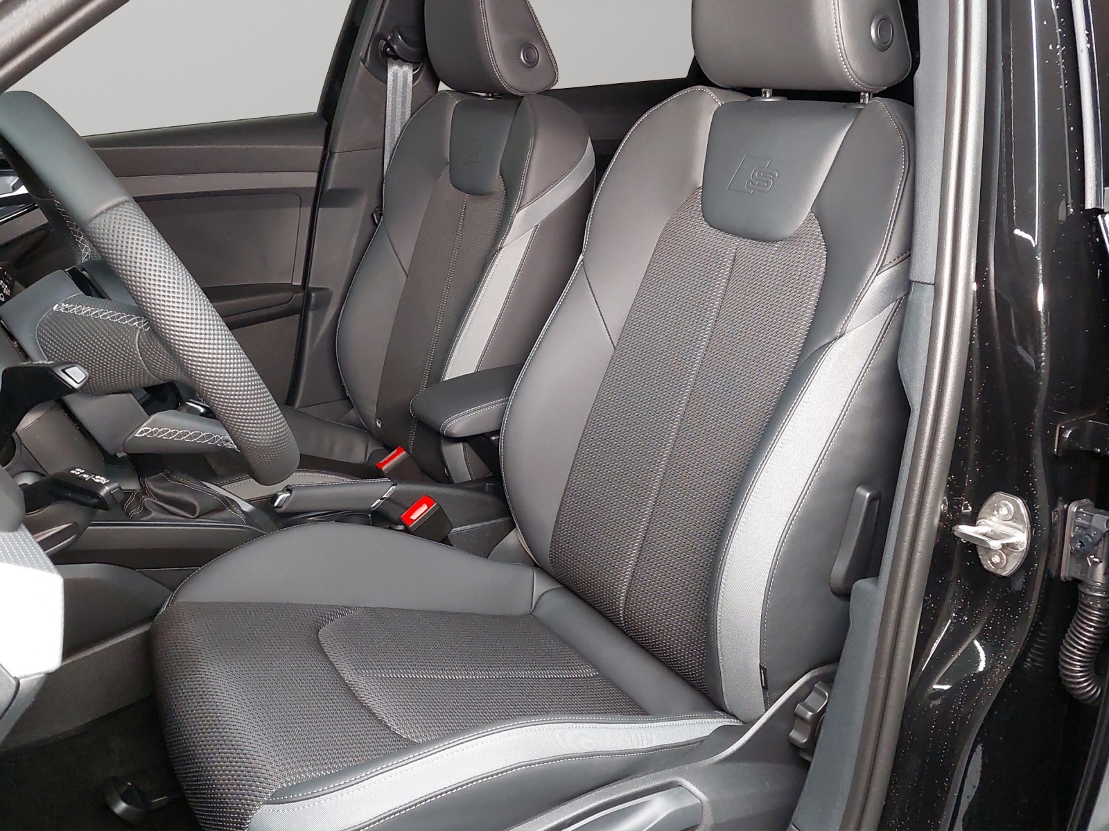 AUDI A1 Sportback 30 TFSI Attraction S-tronic-image-5